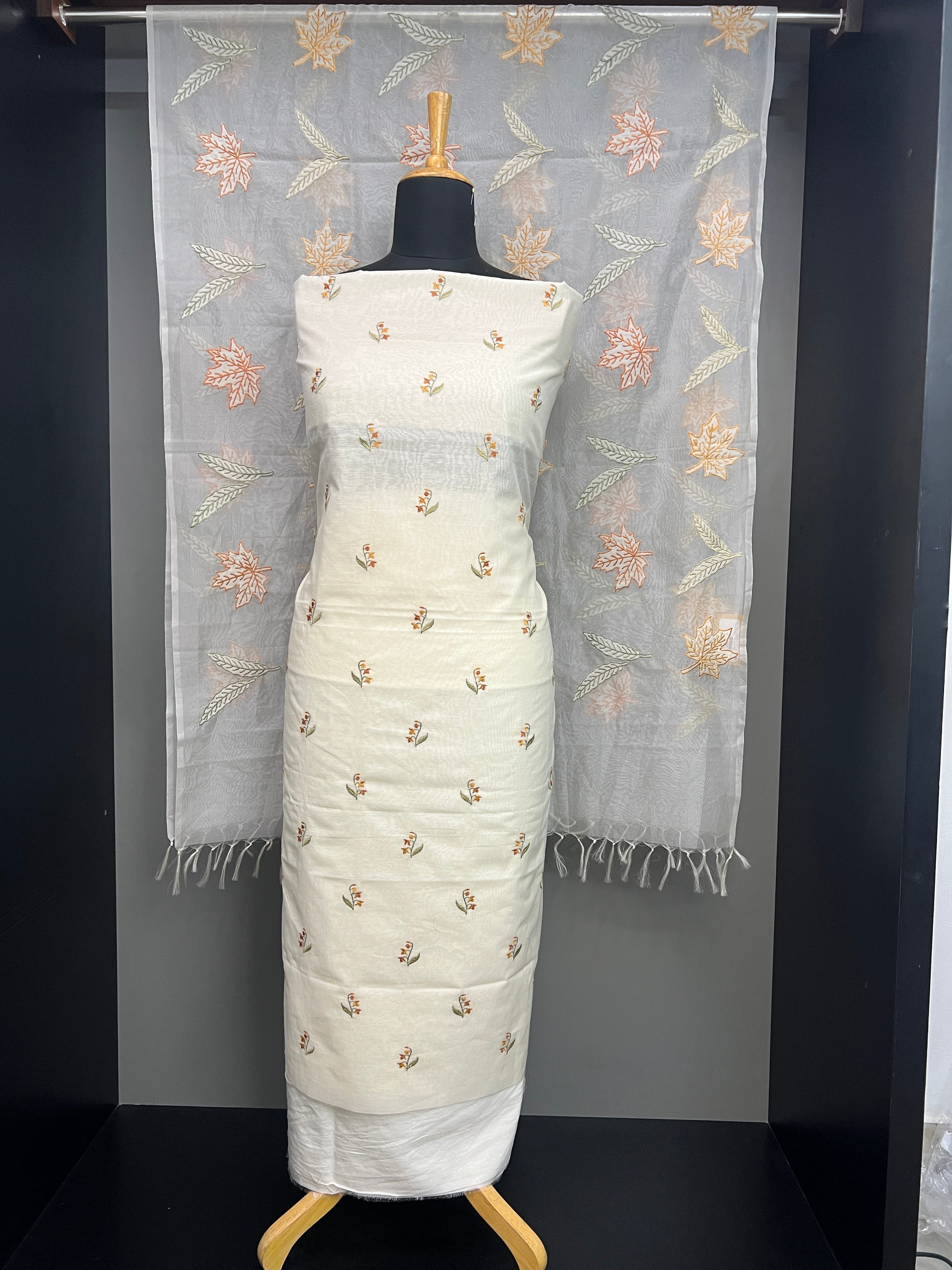 Floral Embroidery Detailed Chanderi Salwar Set | MM282