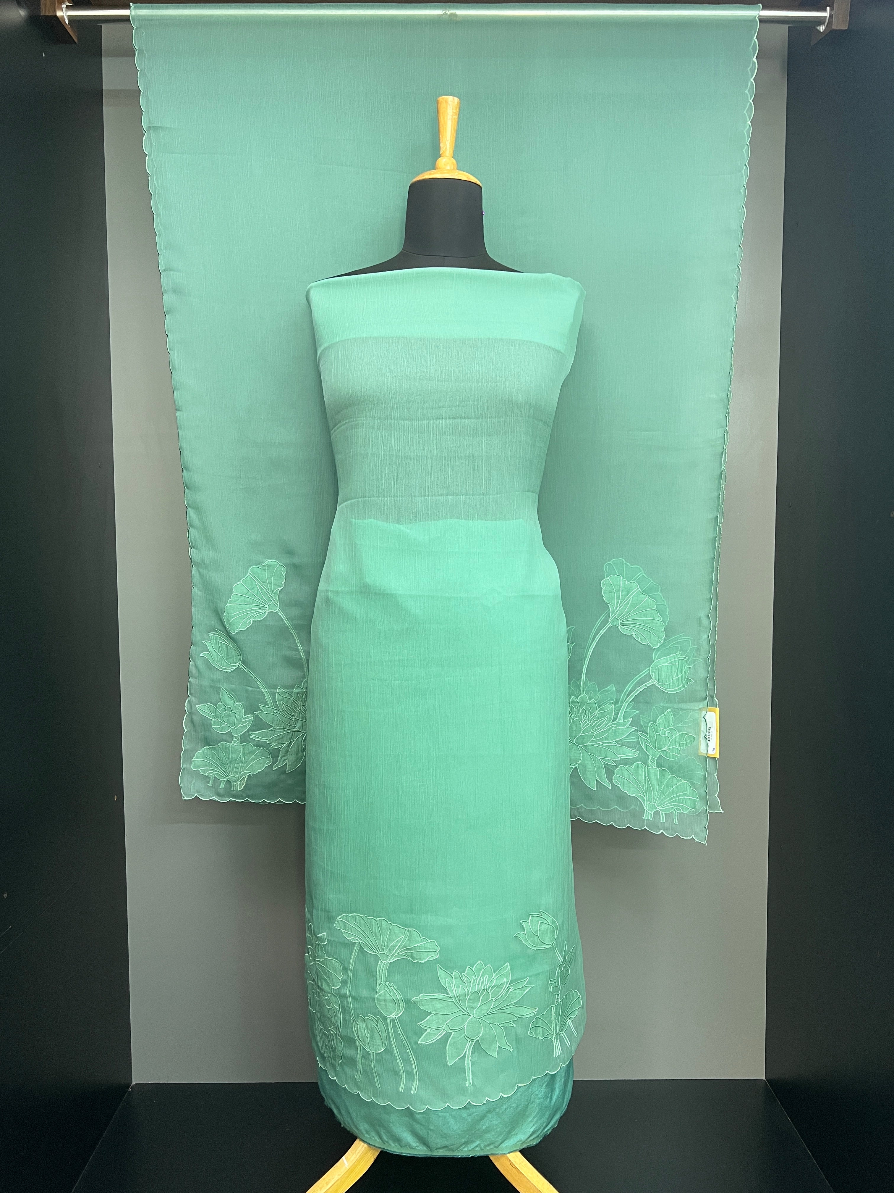 Floral Applique Detailed Crushed Organza Salwar Set | MM299