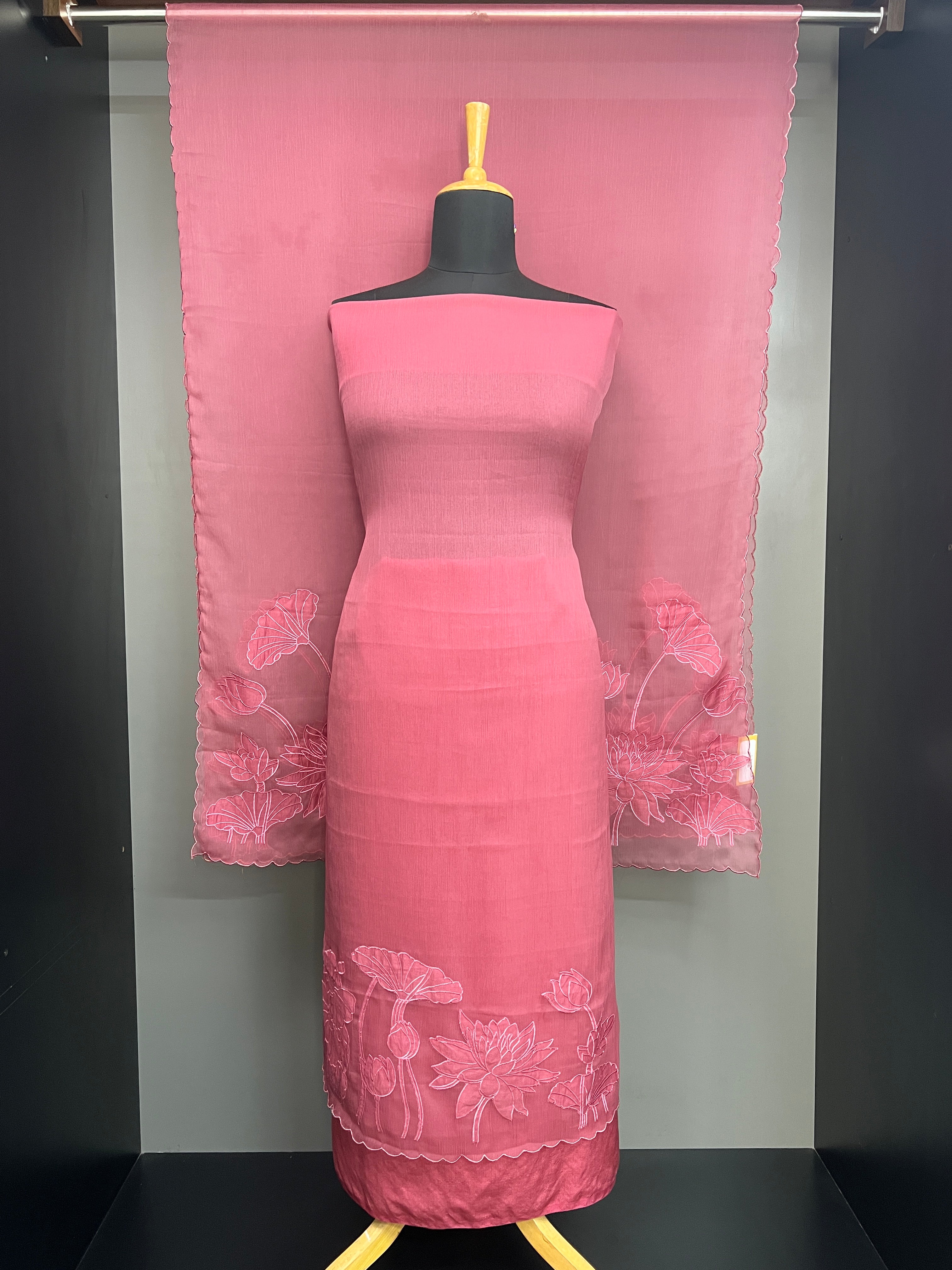 Floral Applique Detailed Crushed Organza Salwar Set | MM301