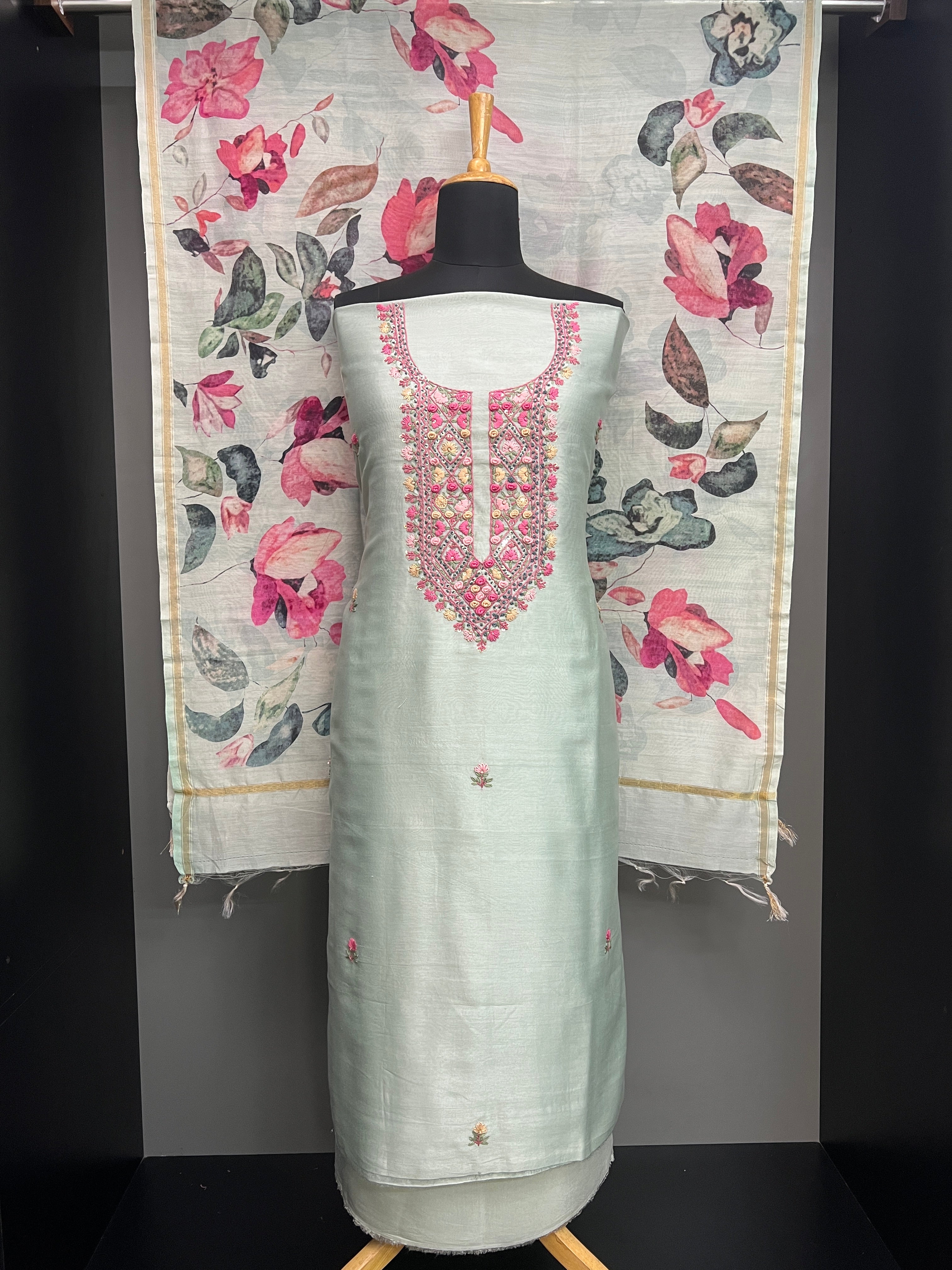 Hand Embroidery Detailed Chanderi Salwar Set | MM318