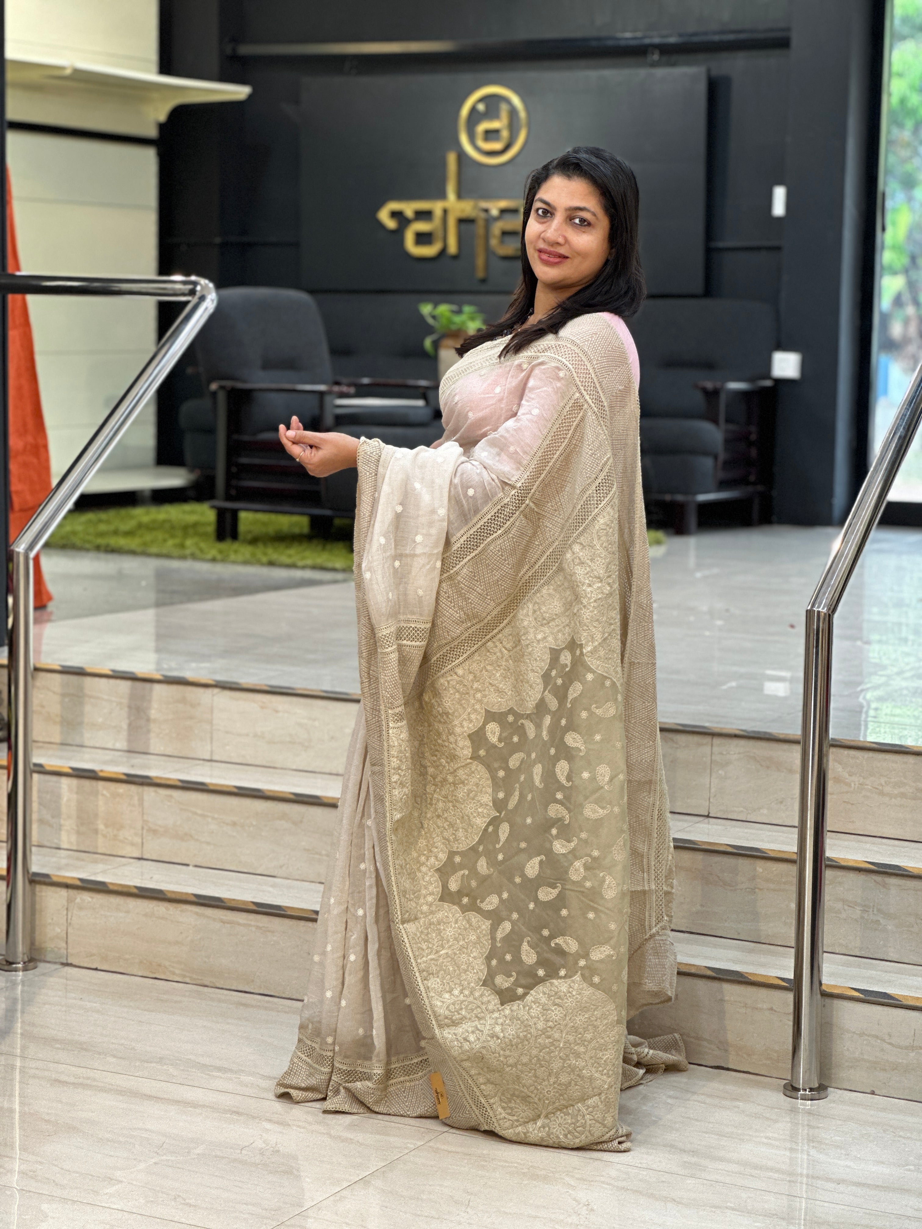 Lucknowi Inspired Embroidery Detailed Mul Chanderi Saree | MM430