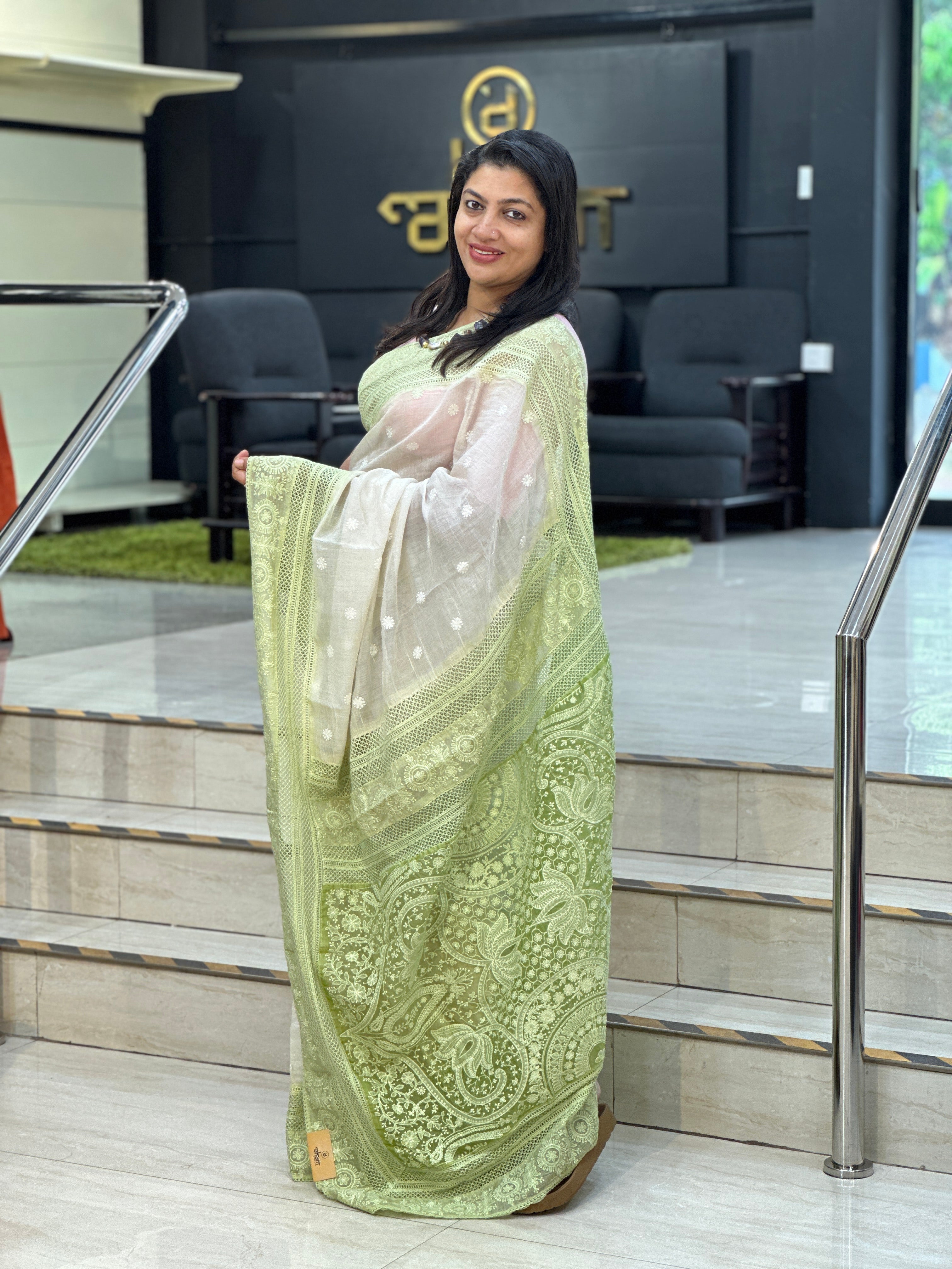 Lucknowi Inspired Embroidery Detailed Mul Chanderi Saree | MM432