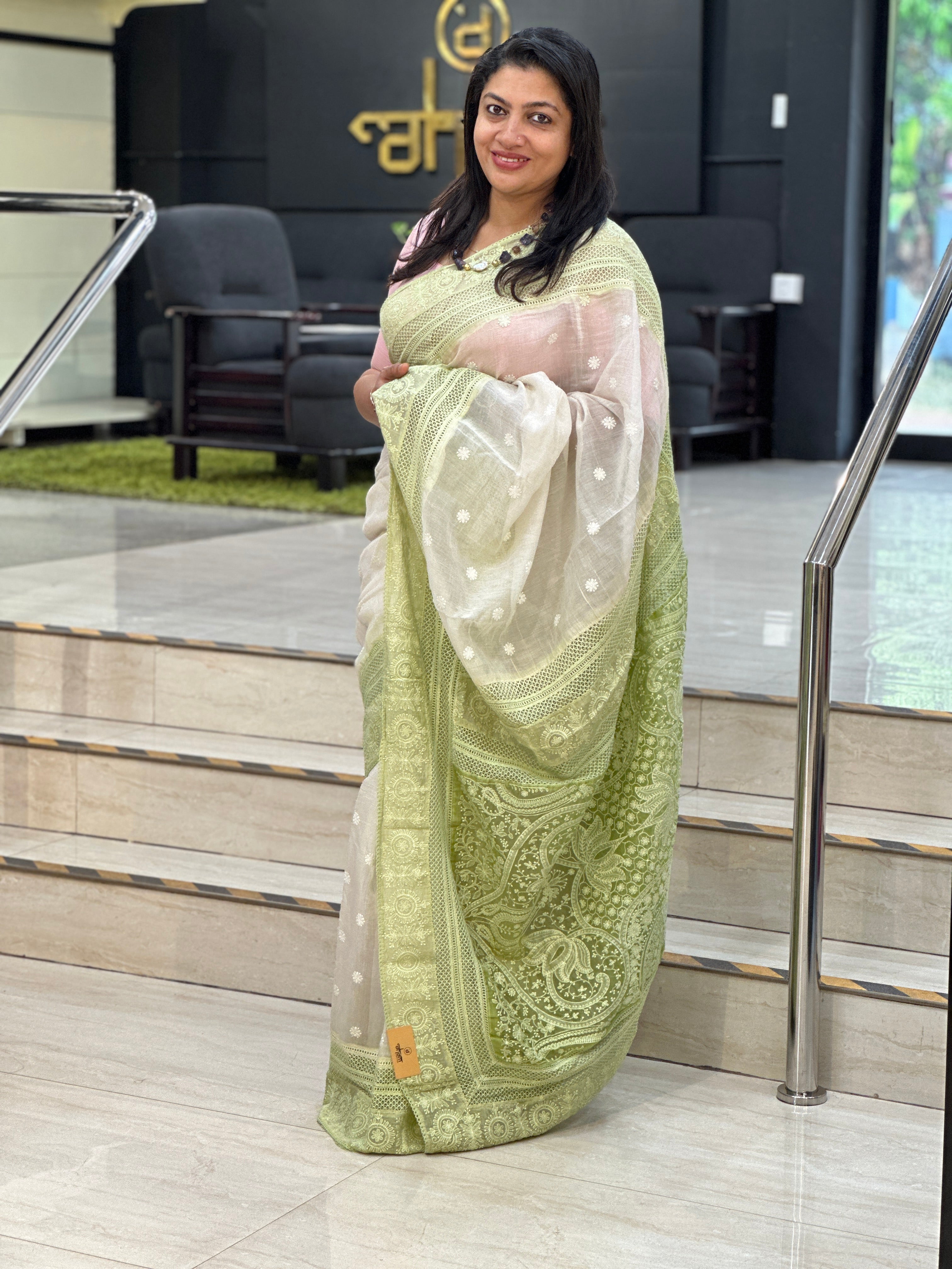 Lucknowi Inspired Embroidery Detailed Mul Chanderi Saree | MM432