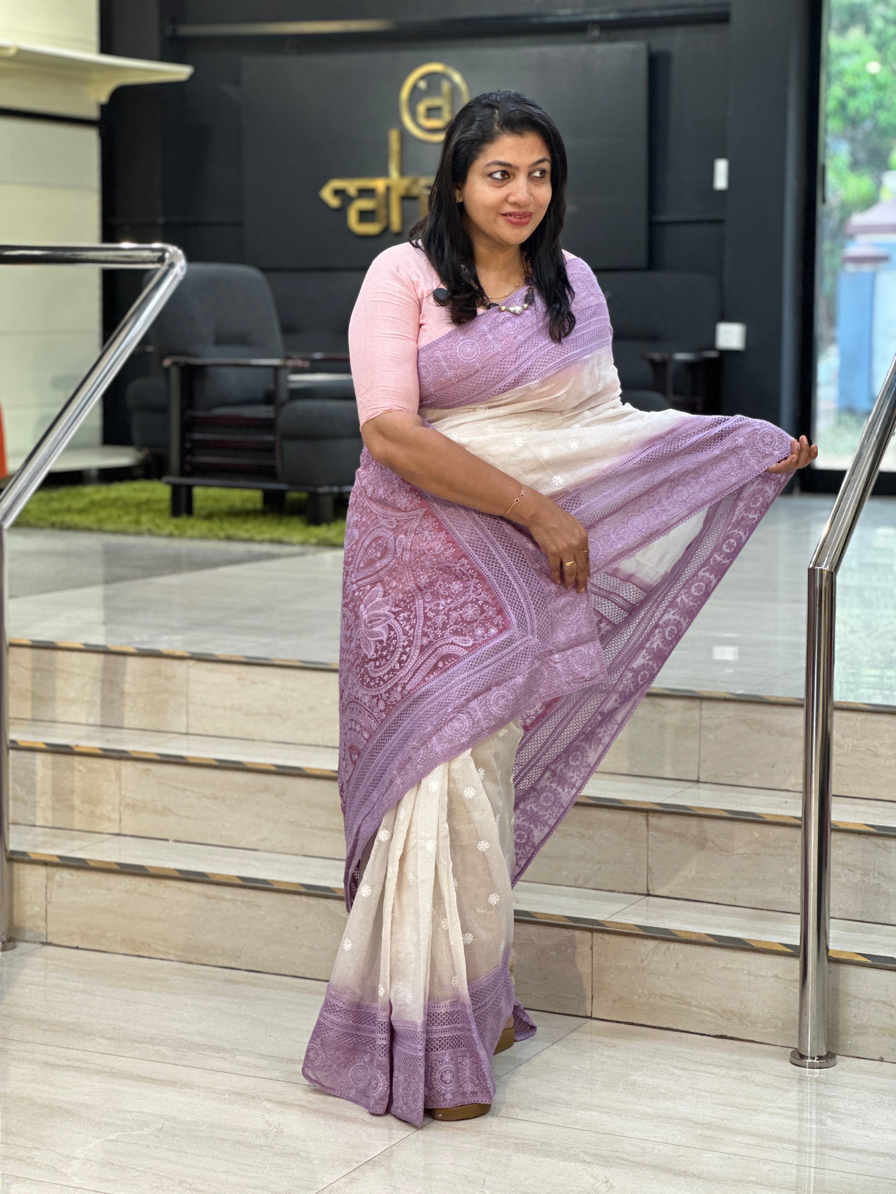 Lucknowi Inspired Embroidery Detailed Mul Chanderi Saree | MM433