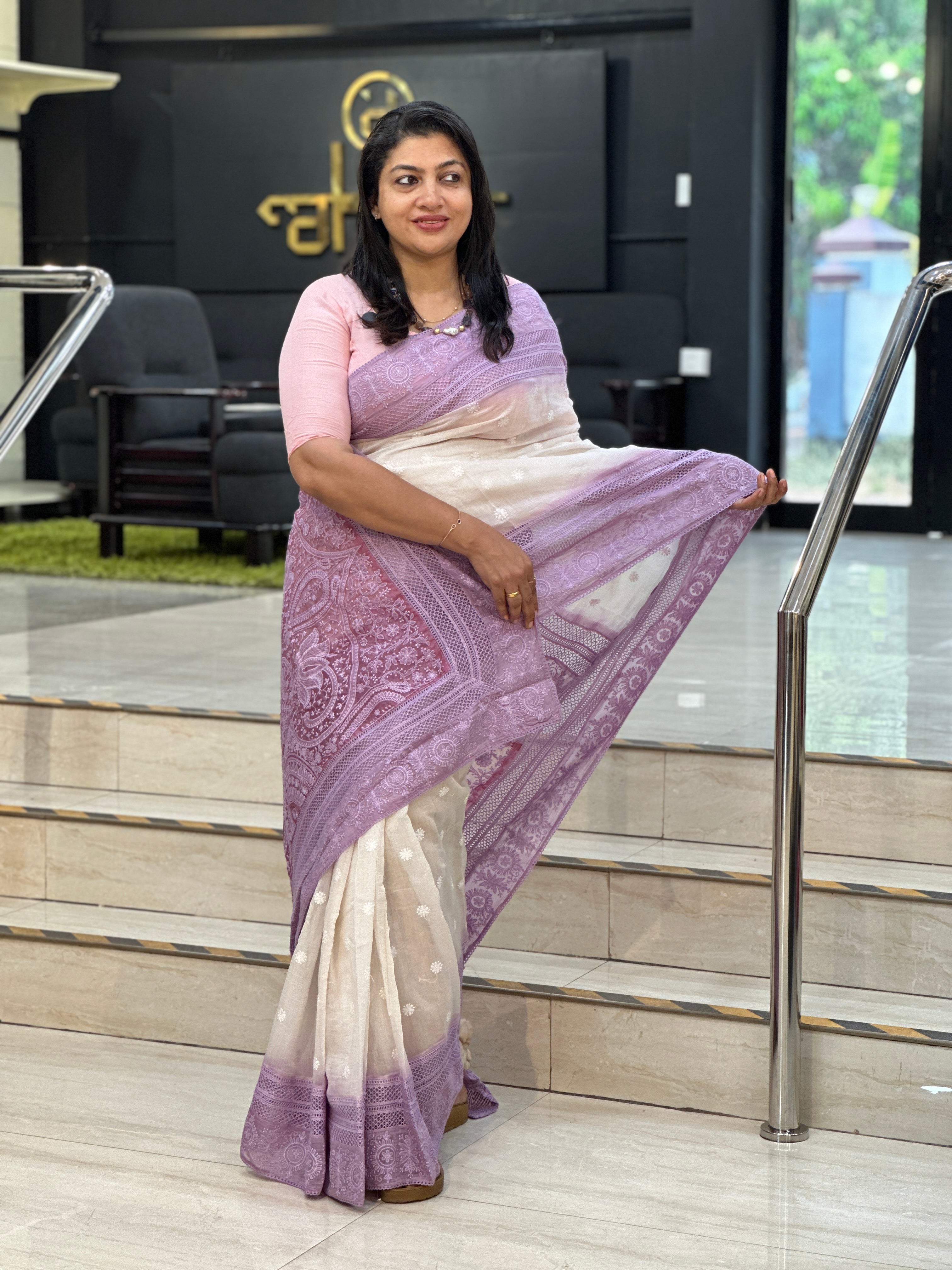 Lucknowi Inspired Embroidery Detailed Mul Chanderi Saree | MM433