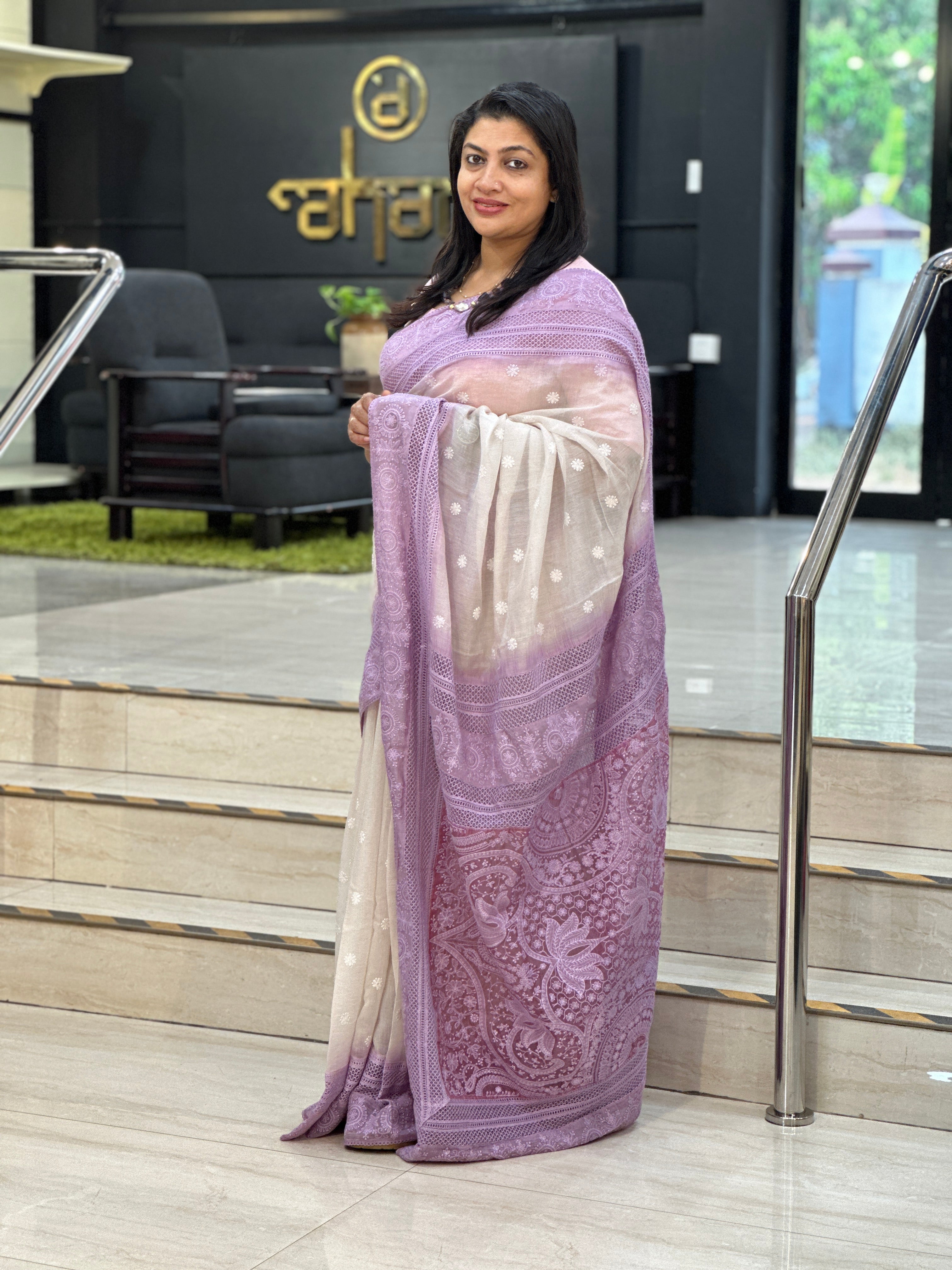 Lucknowi Inspired Embroidery Detailed Mul Chanderi Saree | MM433