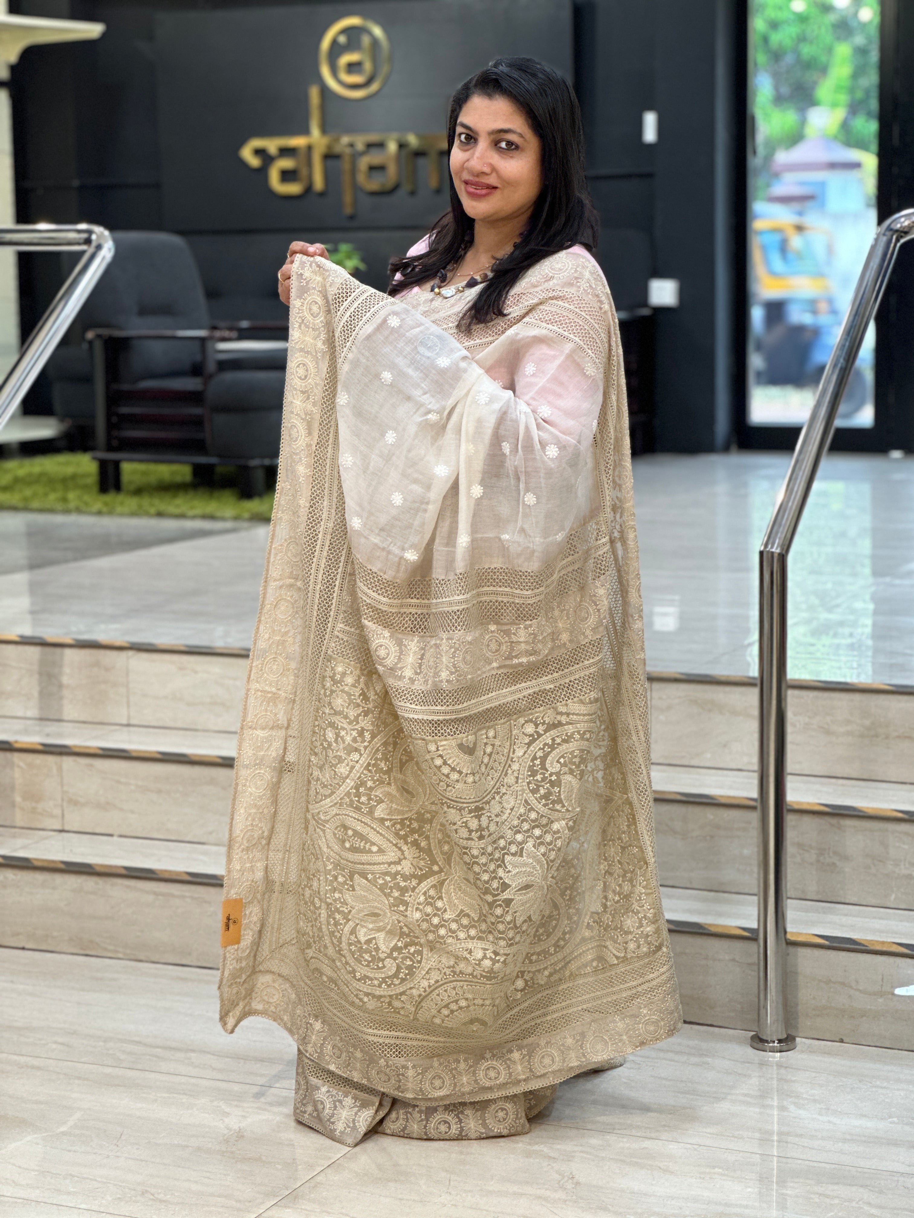 Lucknowi Inspired Embroidery Detailed Mul Chanderi Saree | MM435