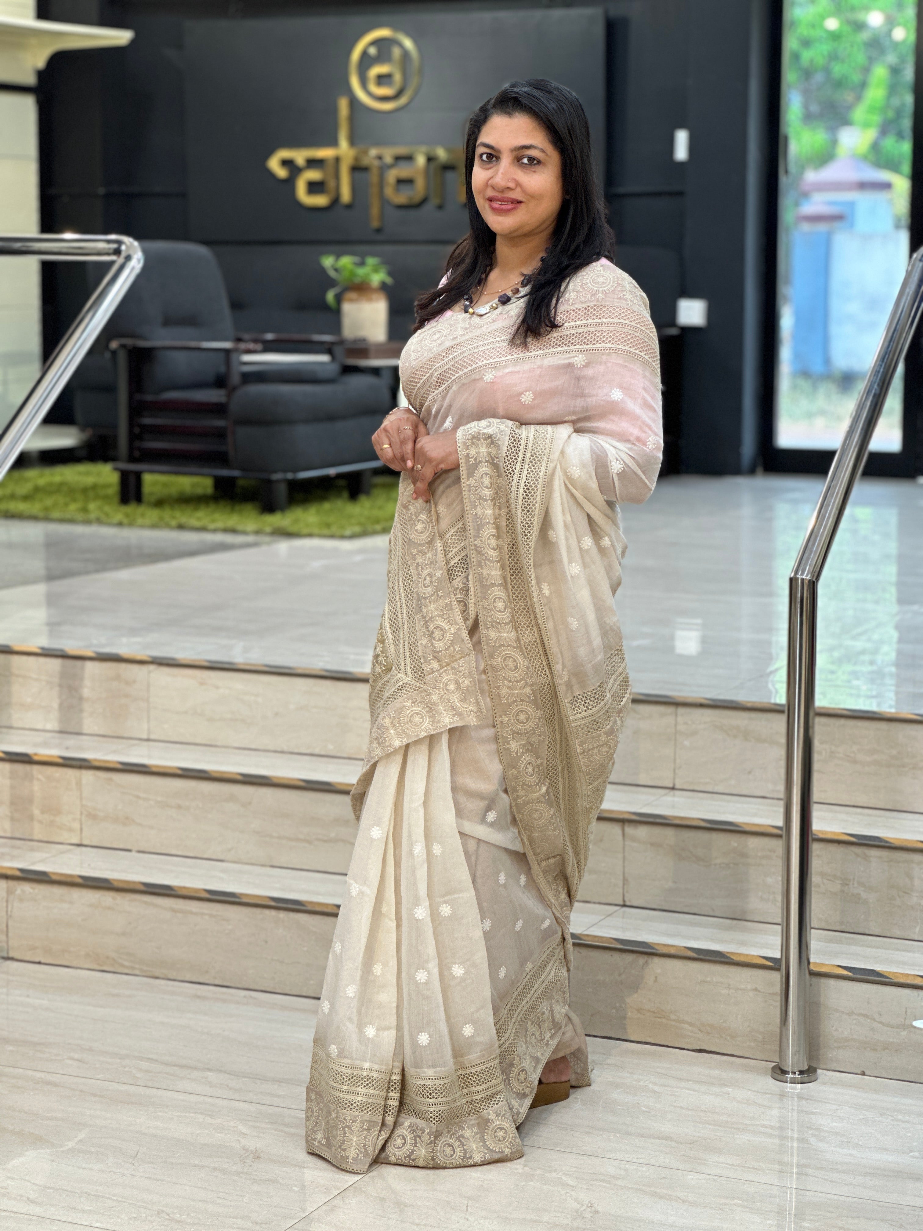 Lucknowi Inspired Embroidery Detailed Mul Chanderi Saree | MM435