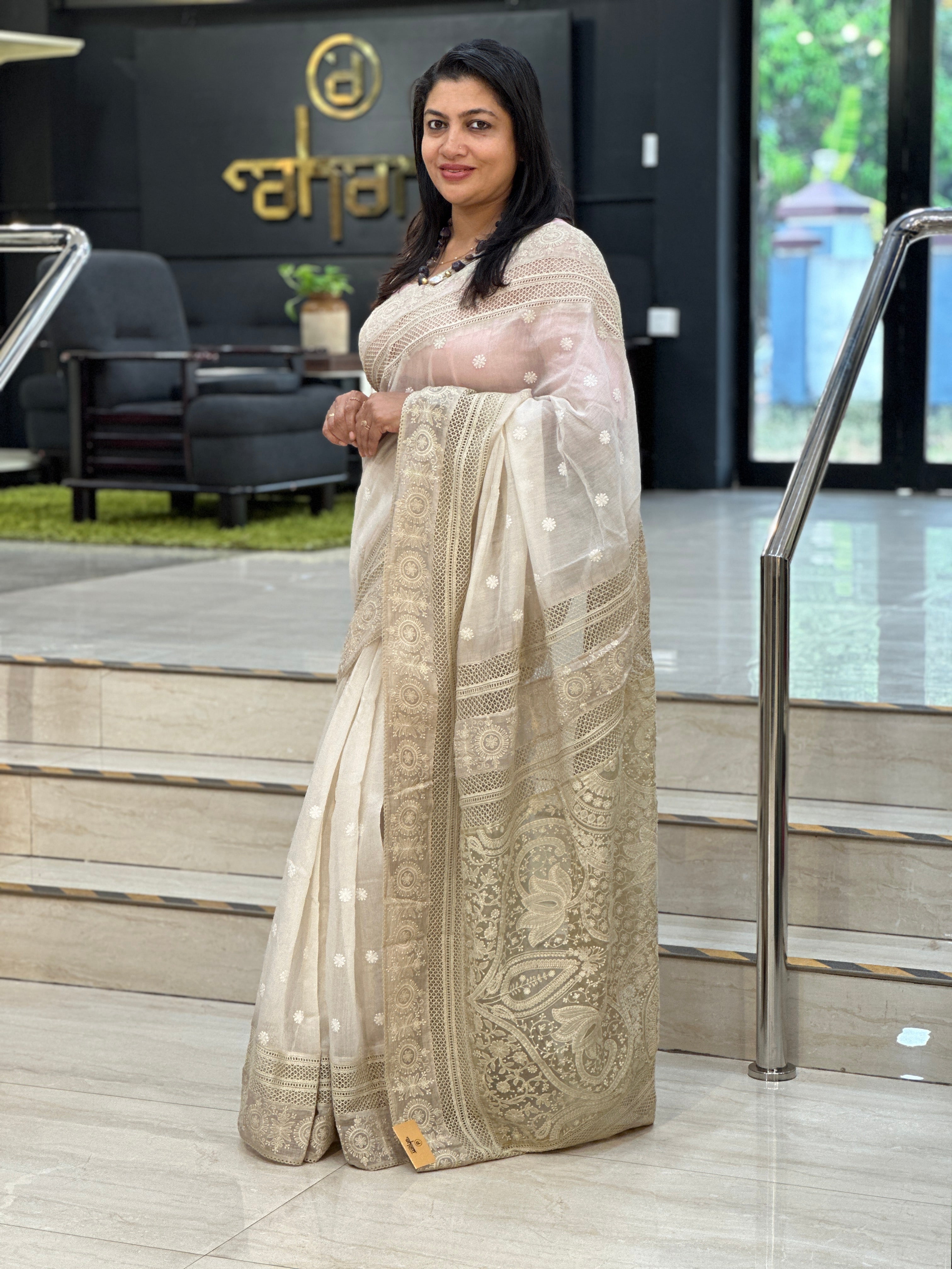 Lucknowi Inspired Embroidery Detailed Mul Chanderi Saree | MM435