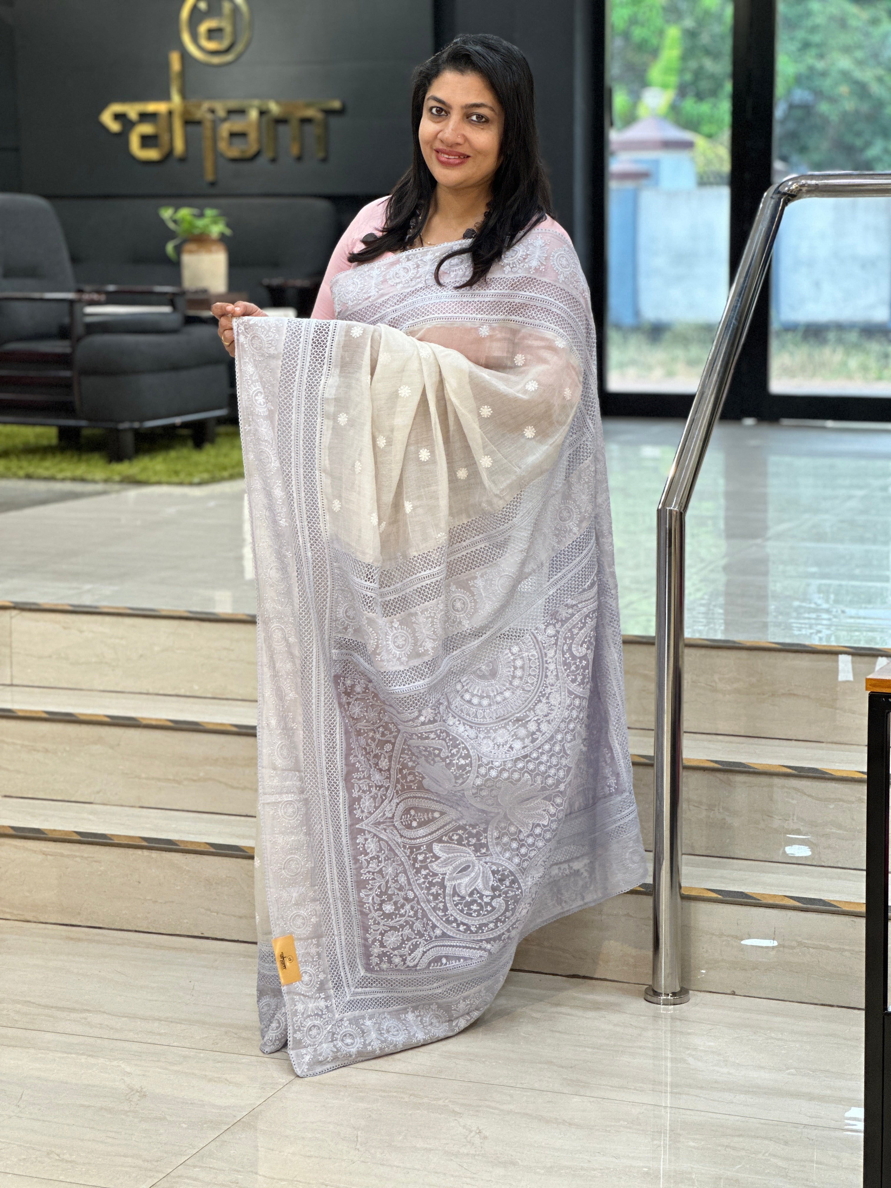 Lucknowi Inspired Embroidery Detailed Mul Chanderi Saree | MM438