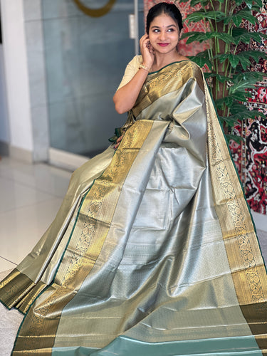 Diagonal Weaving Patterned Traditional Banarasi Silk Saree | PMC125