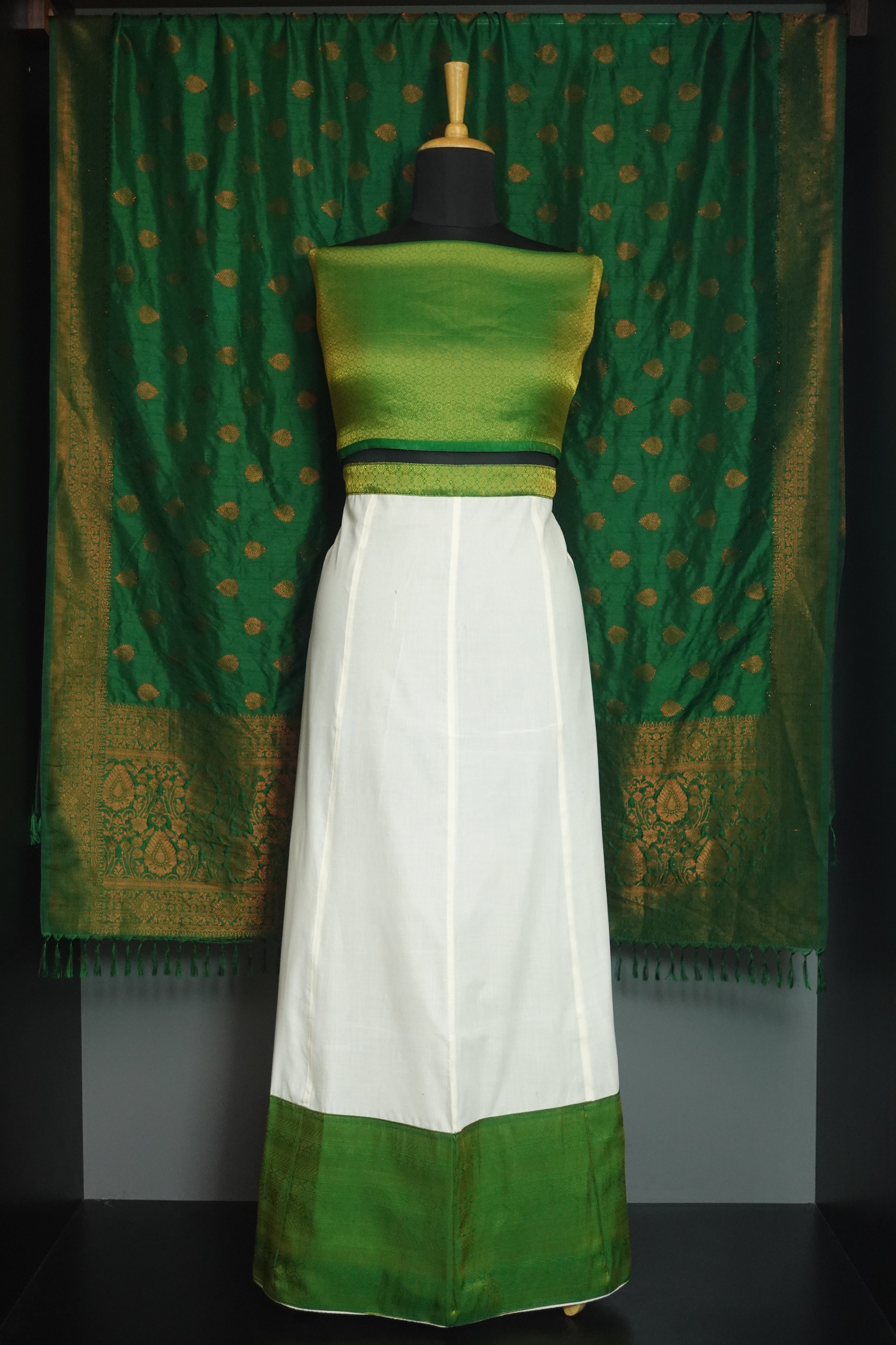 Brocade Patterned Semi Silk & Kerala Cotton Dhavani Set | SBP189