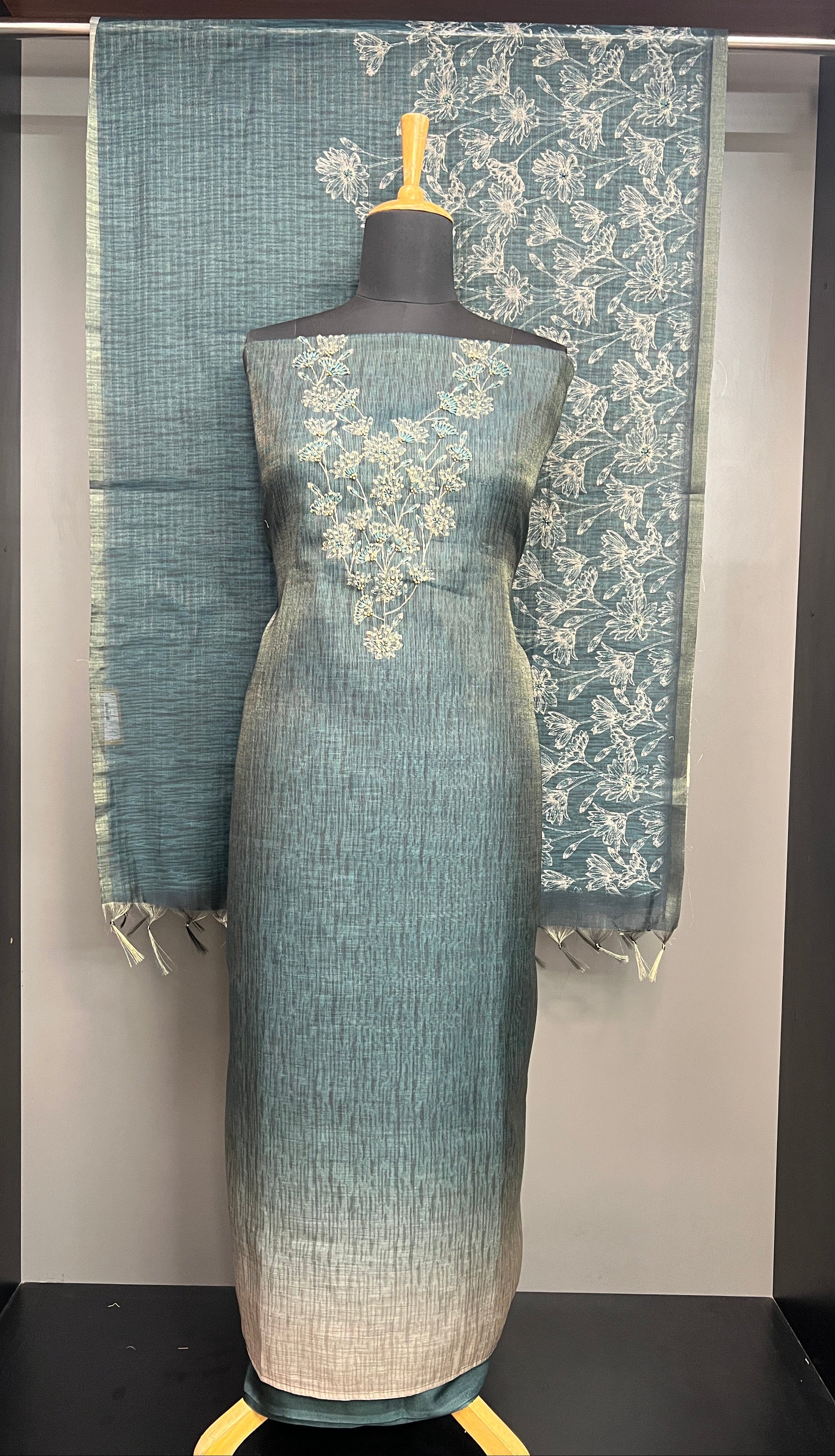 Hand Embroidery Detailed Tissue Salwar Set | SGS183