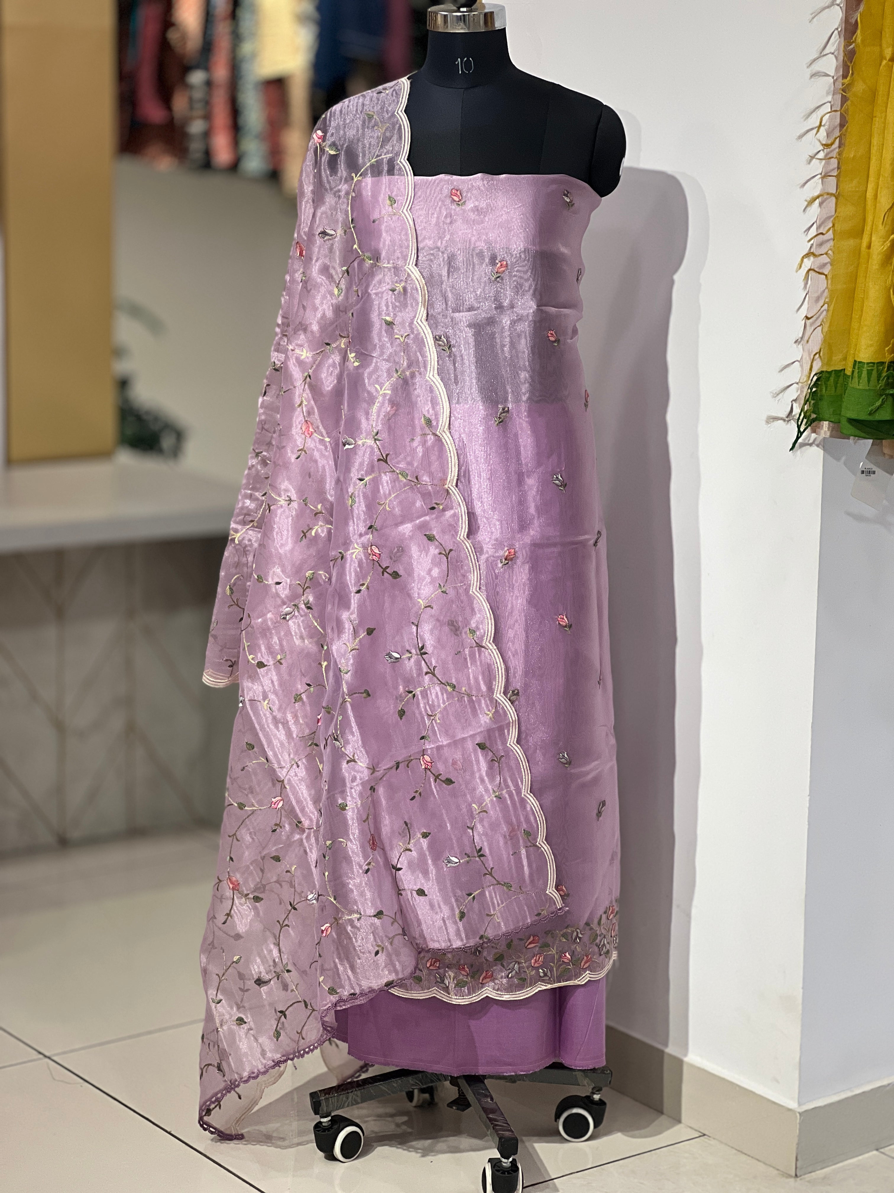 Floral Embroidery Detailed Organza Salwar Set | SUN624