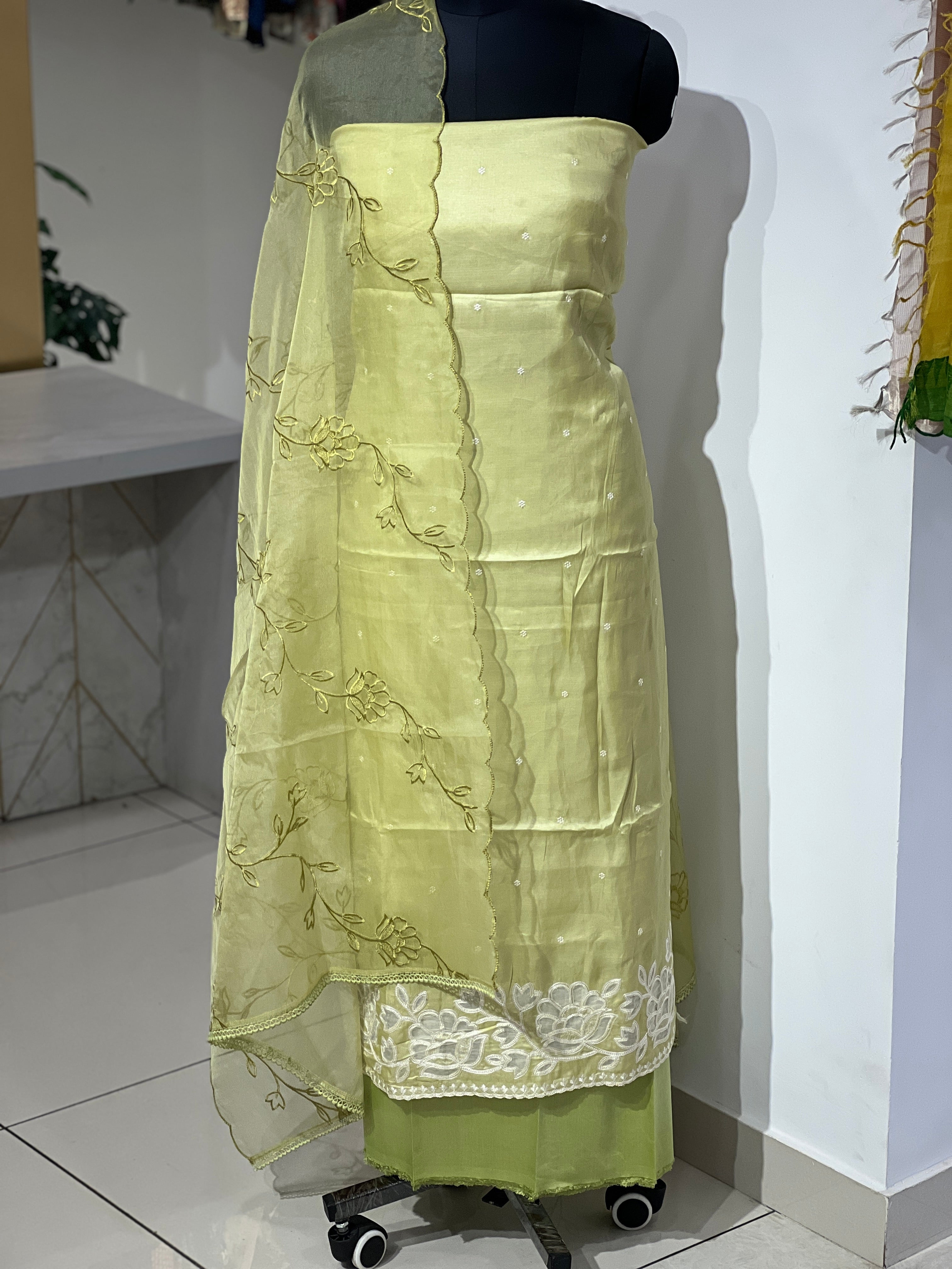 Floral Applique Detailed Semi Silk Salwar Set | SUN650