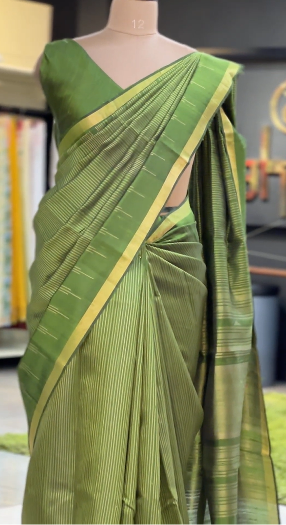 Traditional Temple Border Detailed Handloom Raw Silk Saree | HS1376