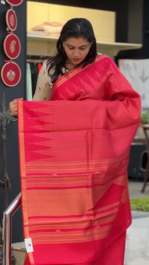 Traditional Temple Border Detailed Handloom Raw Silk Saree | HS1375