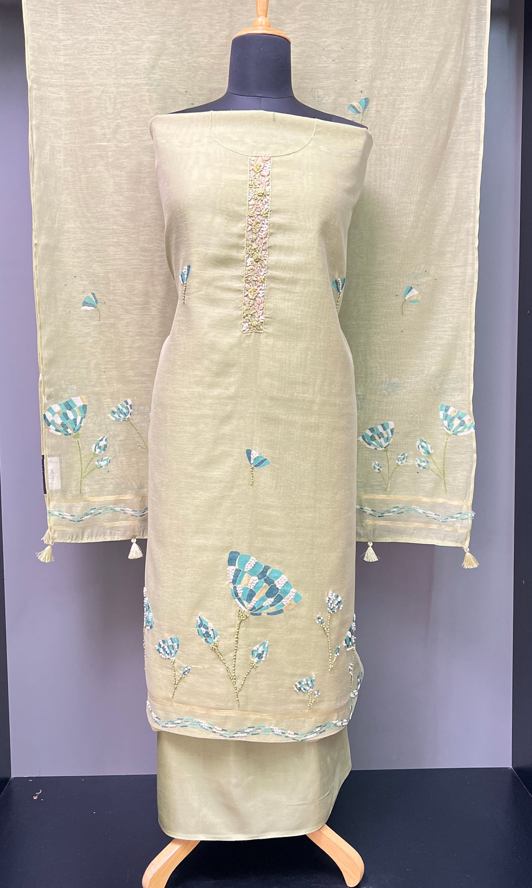 Hand Embroidery Detailed Traditional Jamdani Salwar Set | VAN168