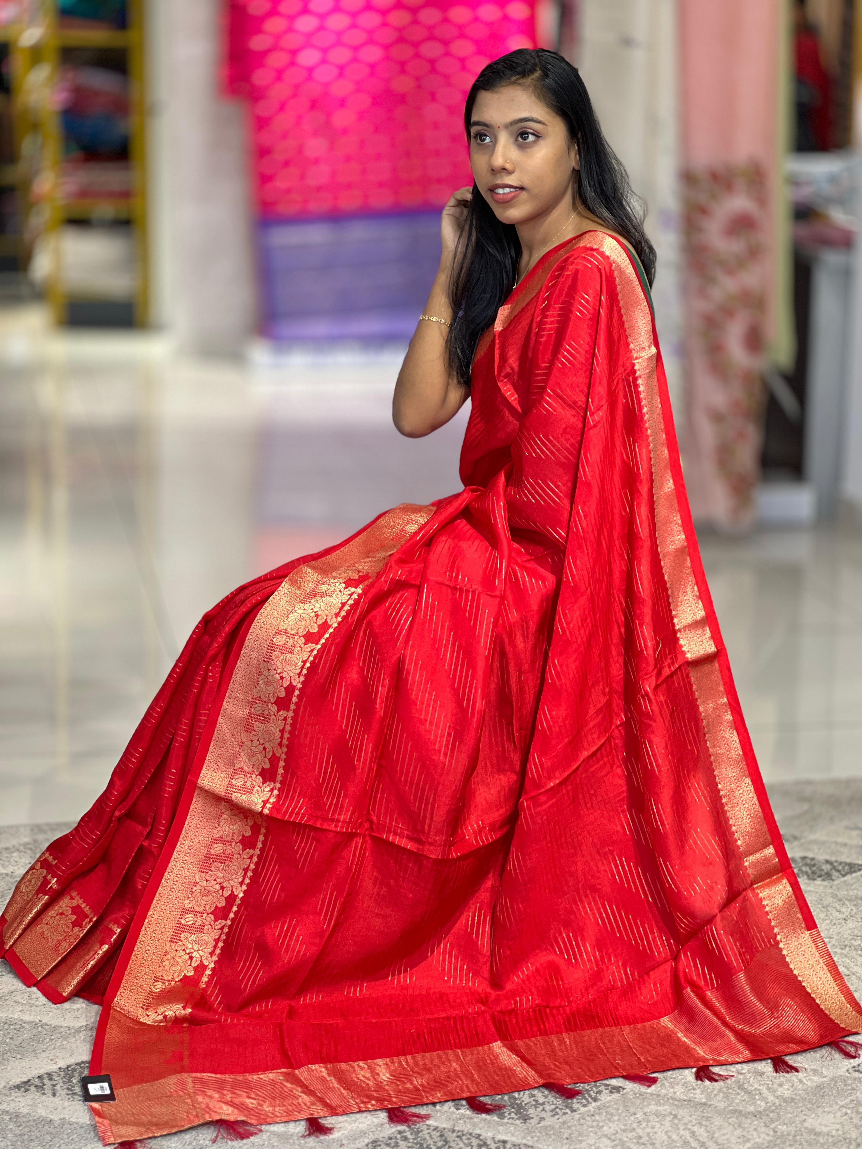 Diagonal Stripe Weaving Warm Silk Saree | SHC168