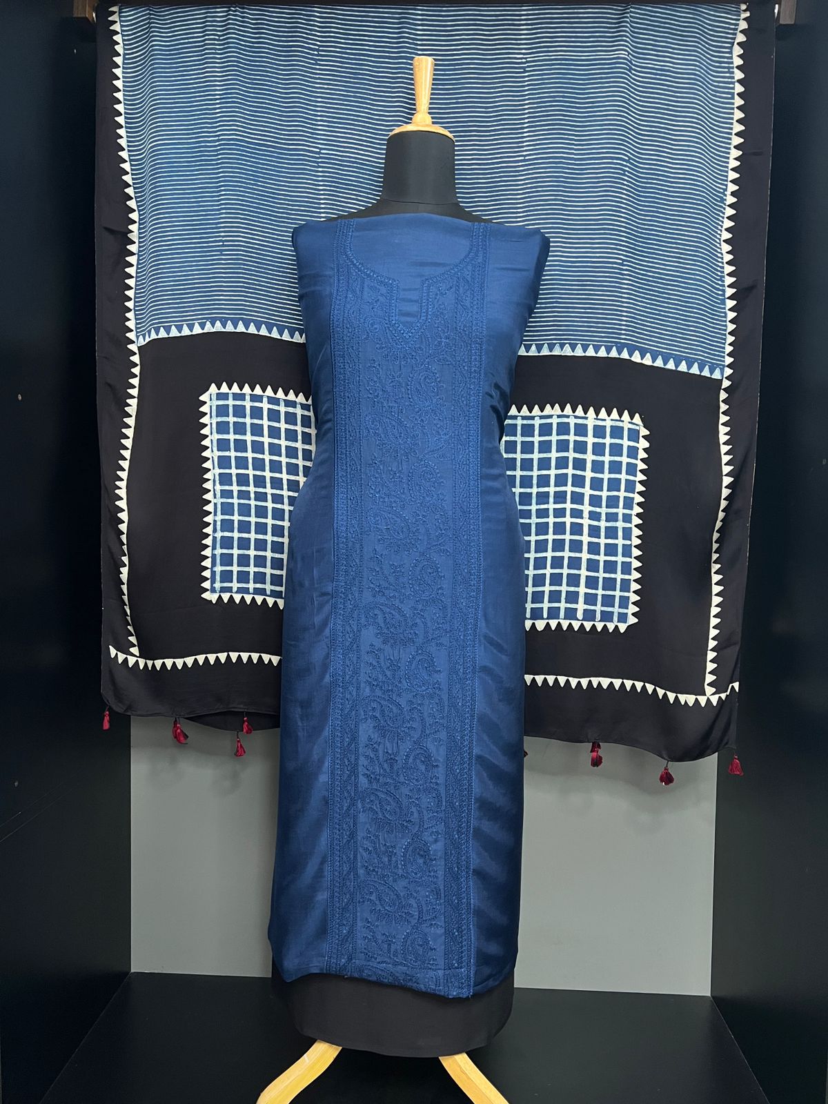 Machine Embroidery Mul Chanderi Salwar Set | HE270