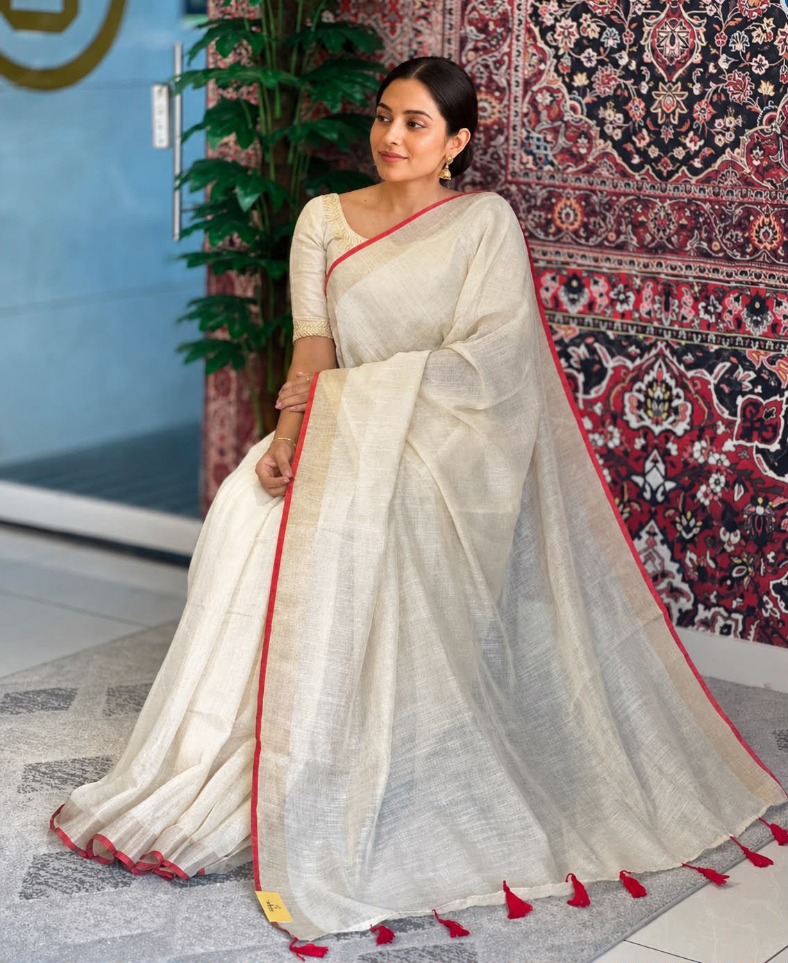 Kara Border Detailed Linen Saree | HT209