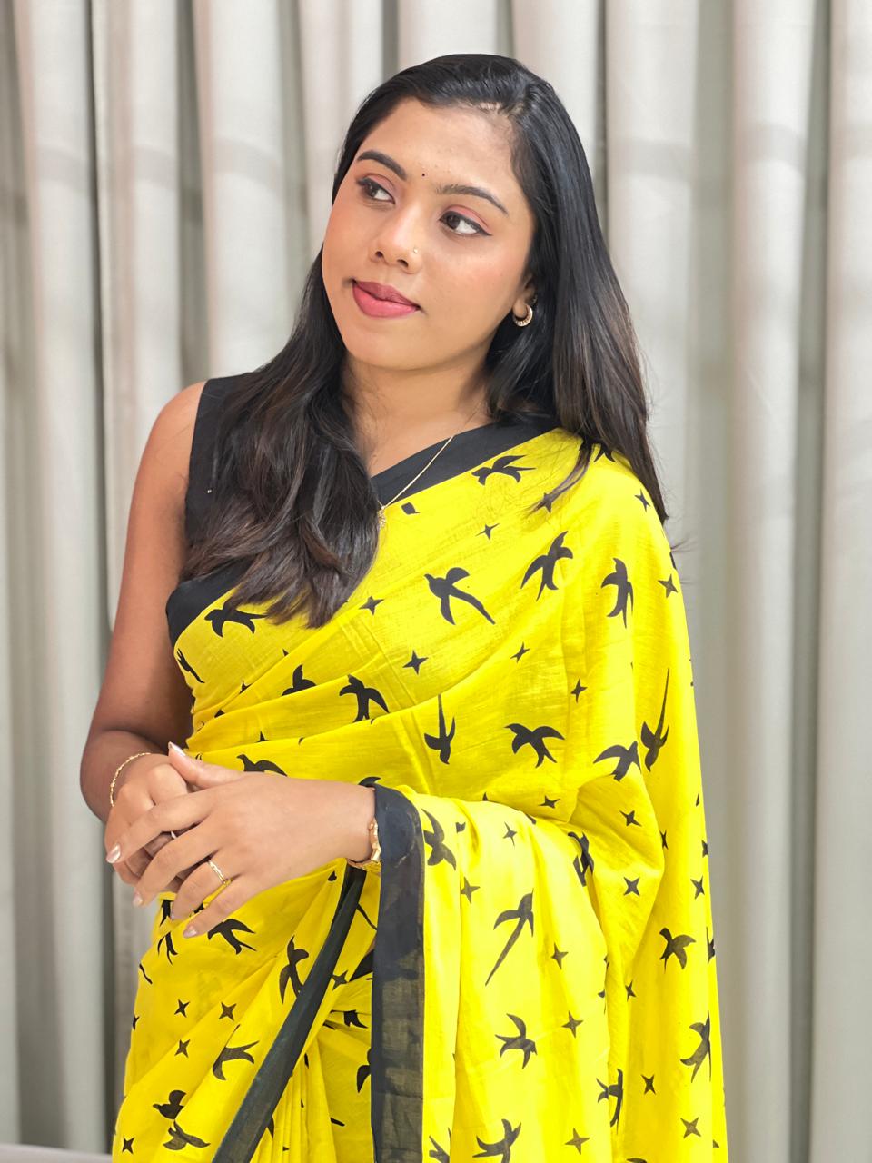 Screen Printed Mul Cotton Saree | AHD1769