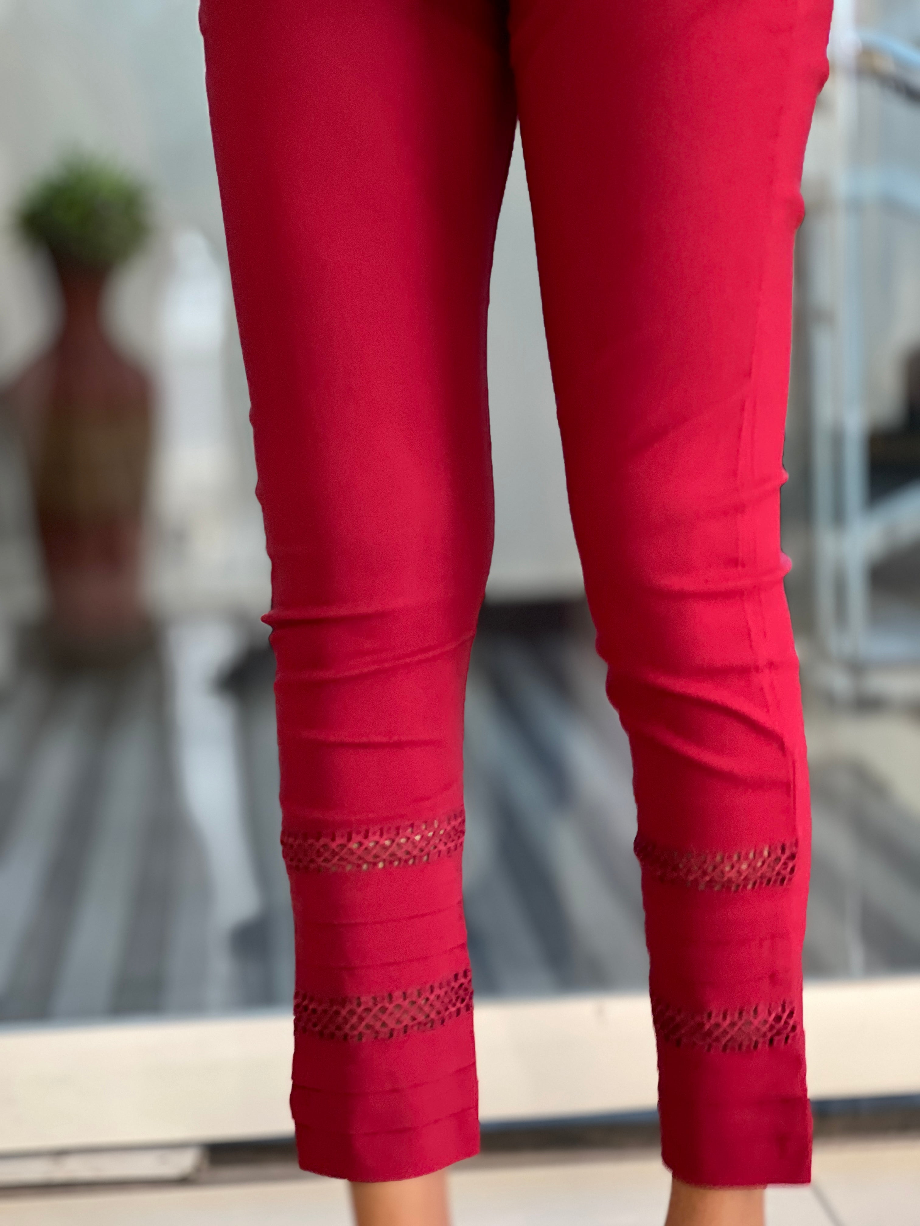 Pin Tuck & Lace Detailed Stretchable Cotton Bottom | YAS113