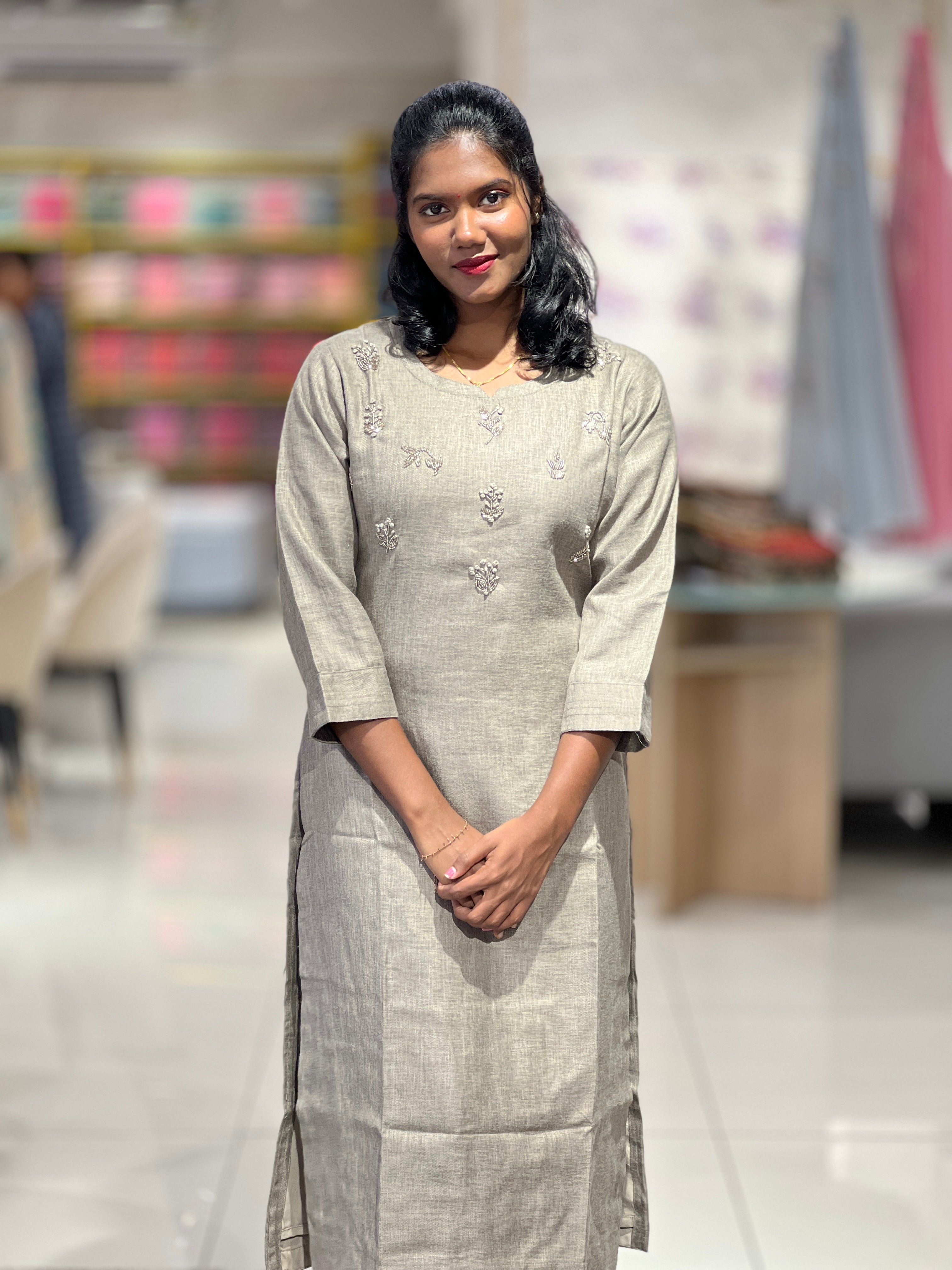 Floral Embroidery Detailed Cotton Kurta | YAS123