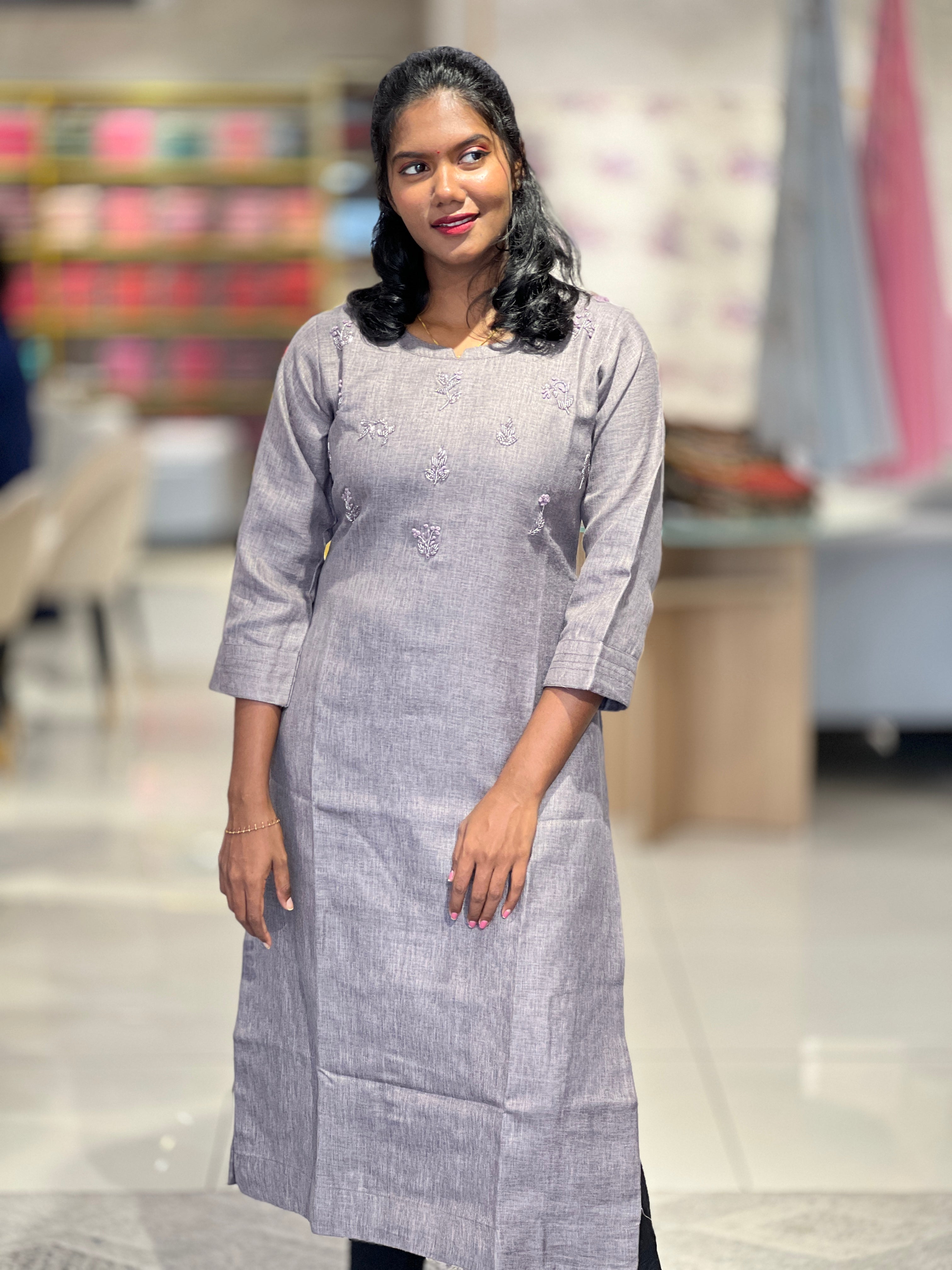 Floral Embroidery Detailed Cotton Kurta | YAS124