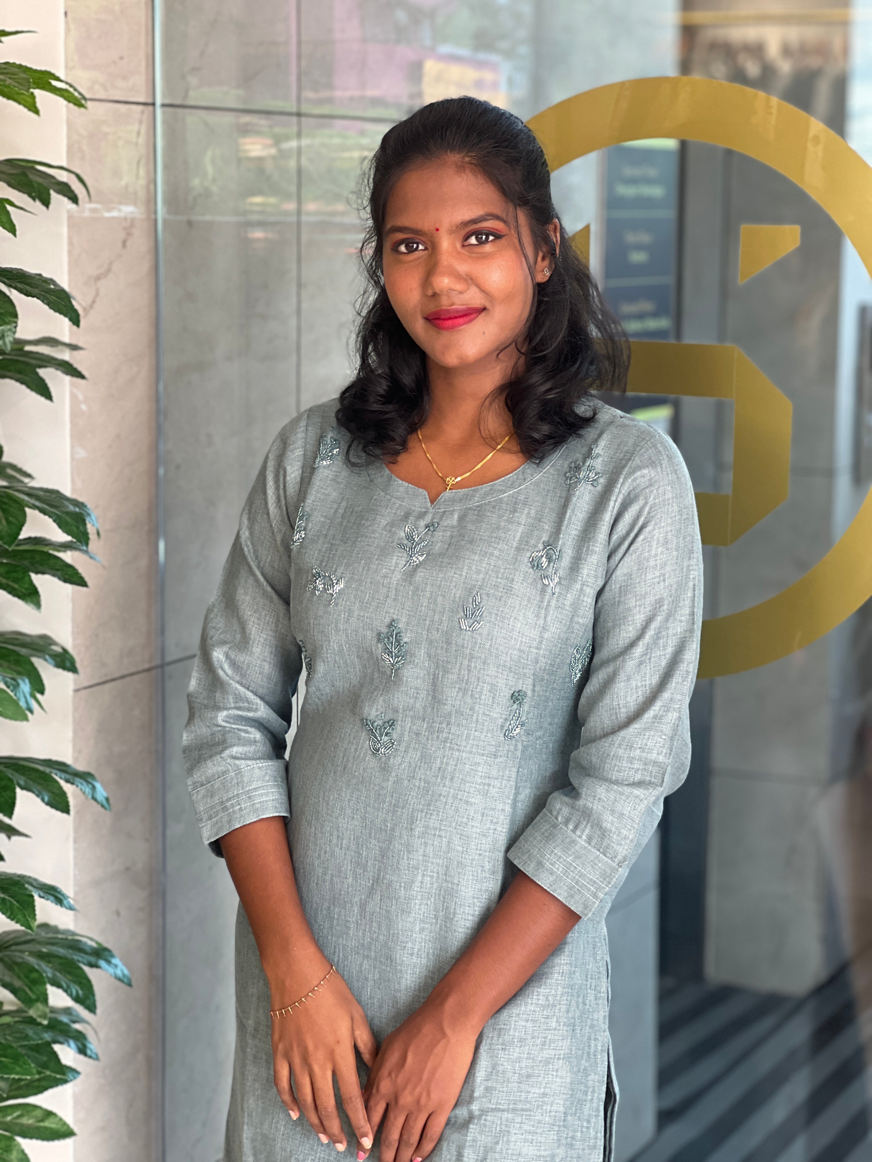 Floral Embroidery Detailed Cotton Kurta | YAS125