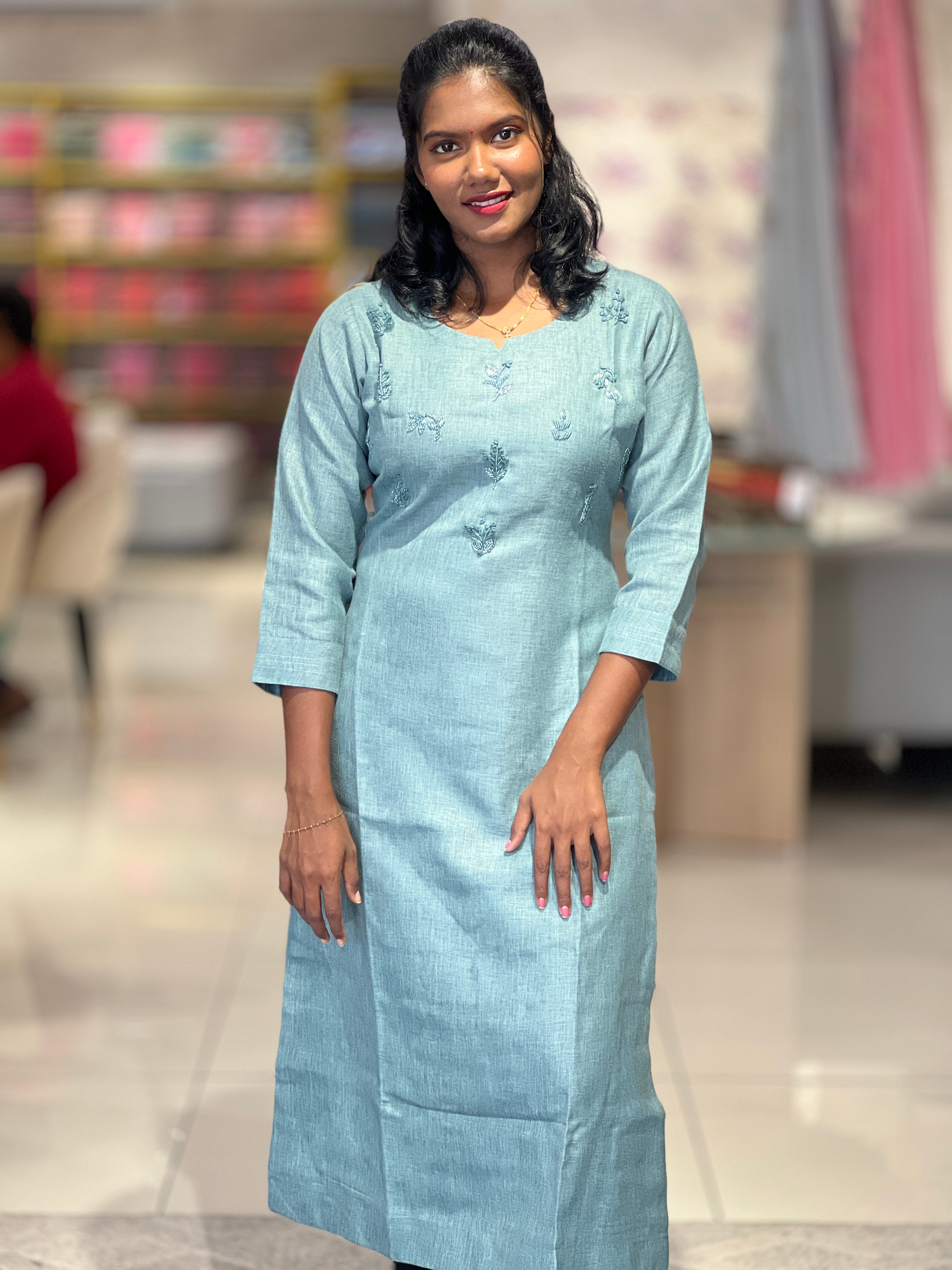 Floral Embroidery Detailed Cotton Kurta | YAS125