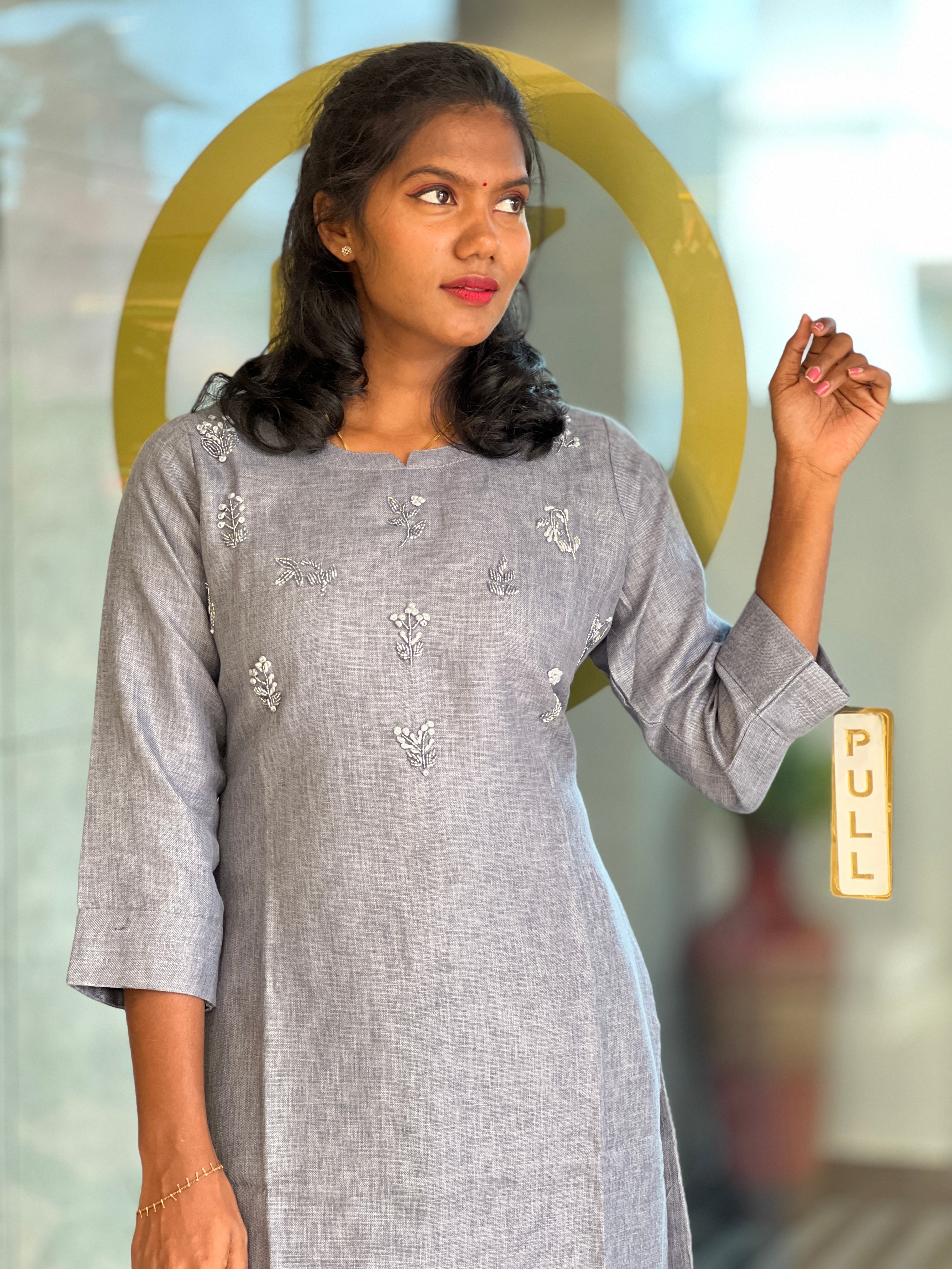 Floral Embroidery Detailed Cotton Kurta | YAS126