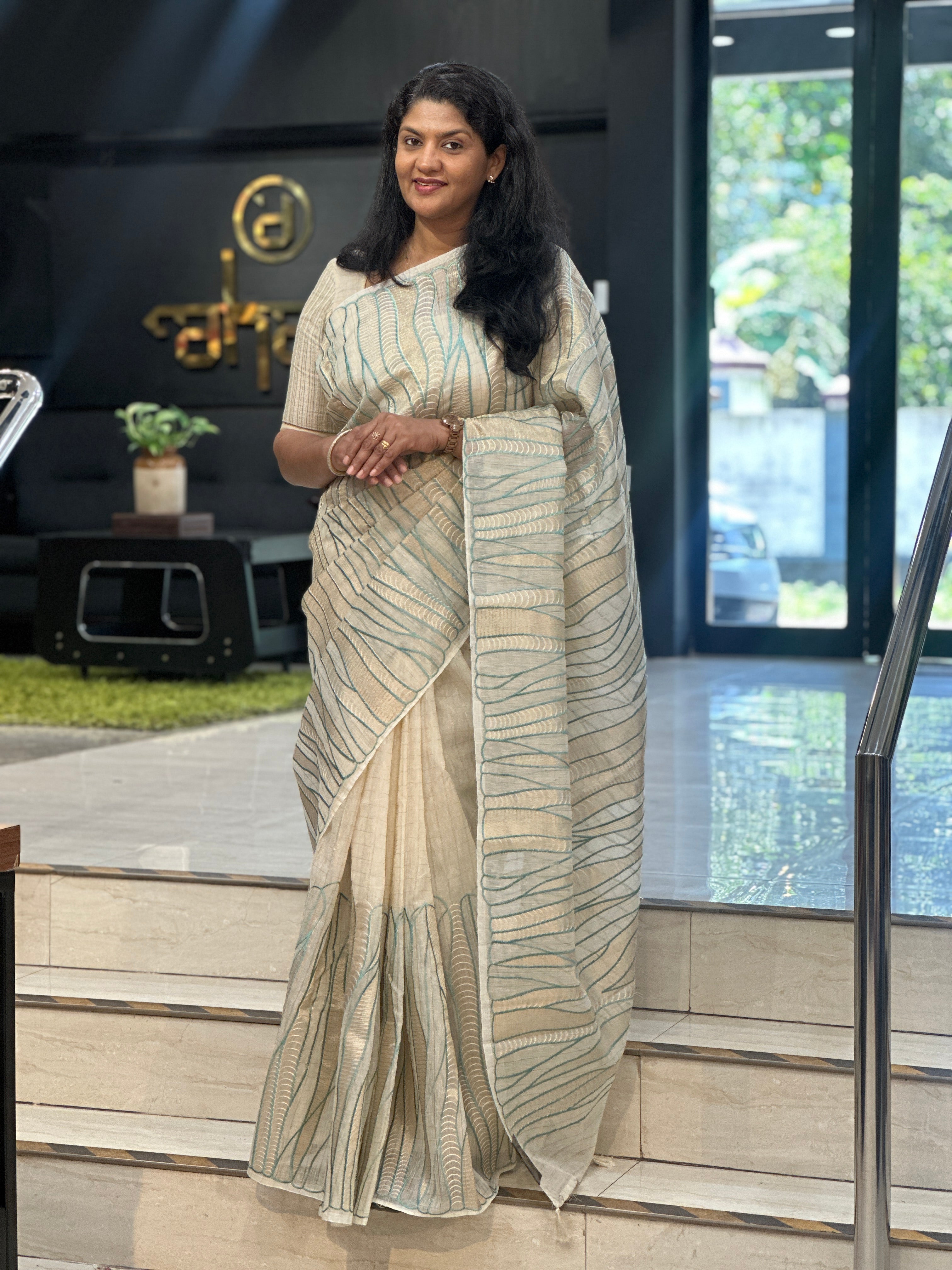 Embroidered Applique Linen Finish Saree | ZSS547