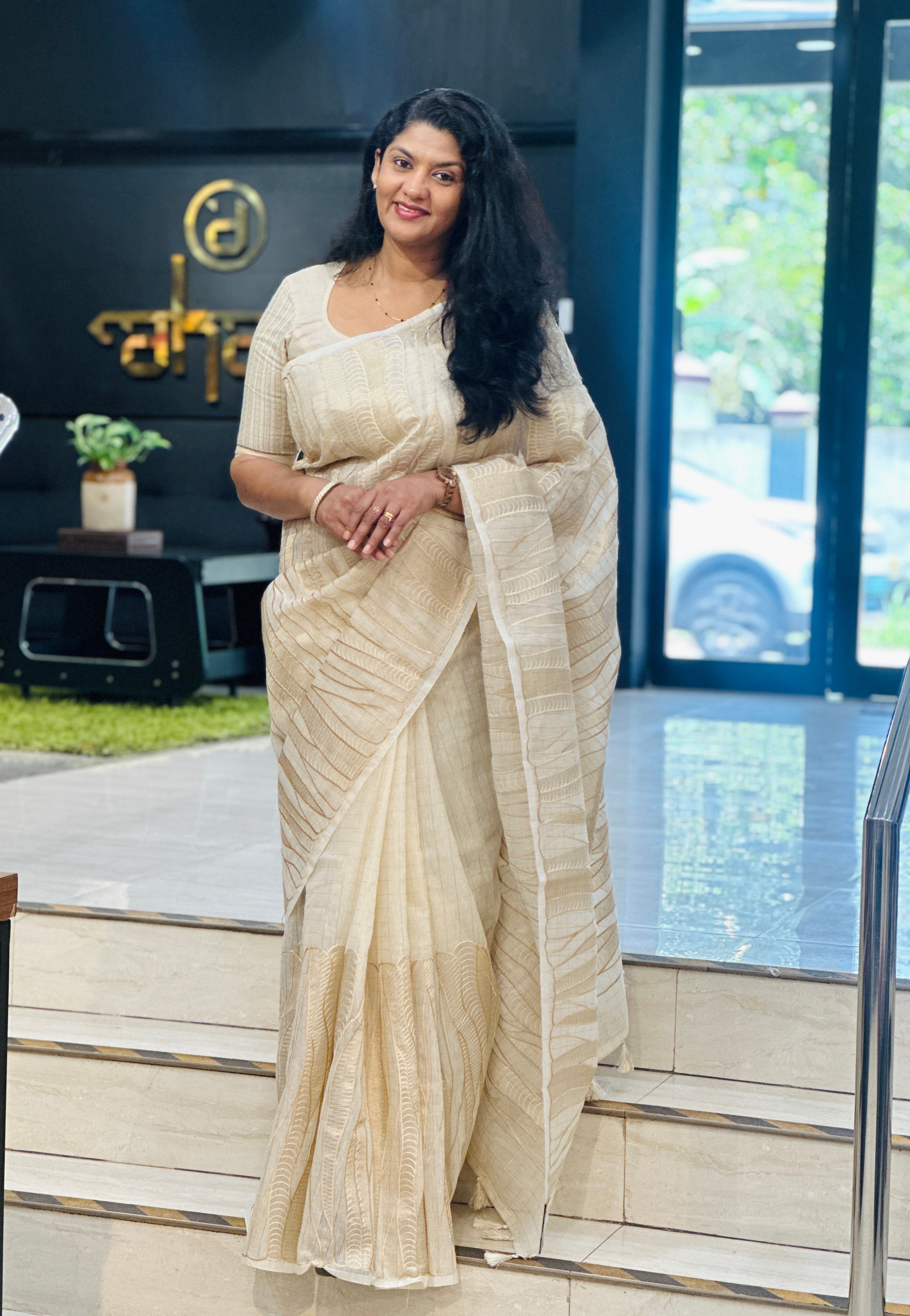Embroidered Applique Linen Finish Saree | ZSS546