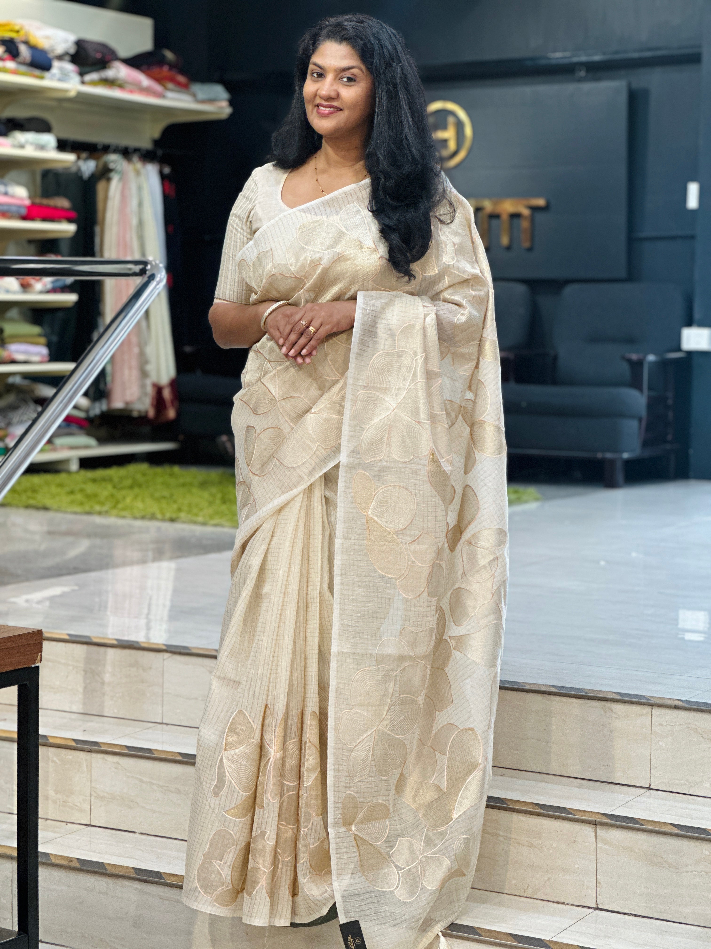 Embroidered Applique Linen Finish Saree | ZSS551