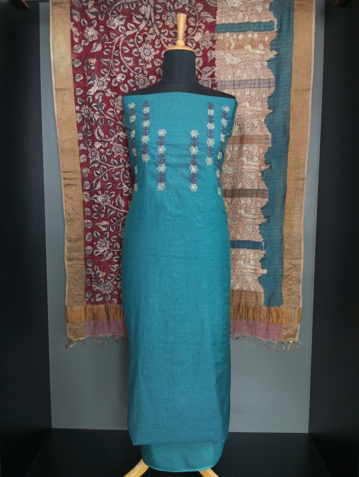 Mul Chanderi Single-Thread Floral Embroidered Salwar Set | HAK102
