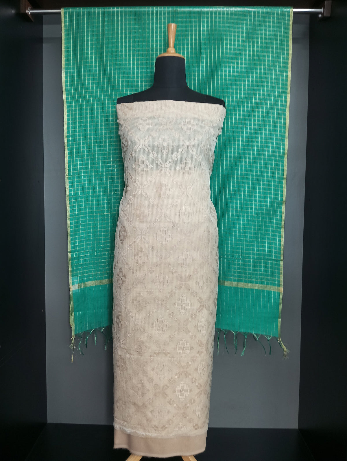 Geometric Pattern Embroidered Kota Salwar Set | MM689
