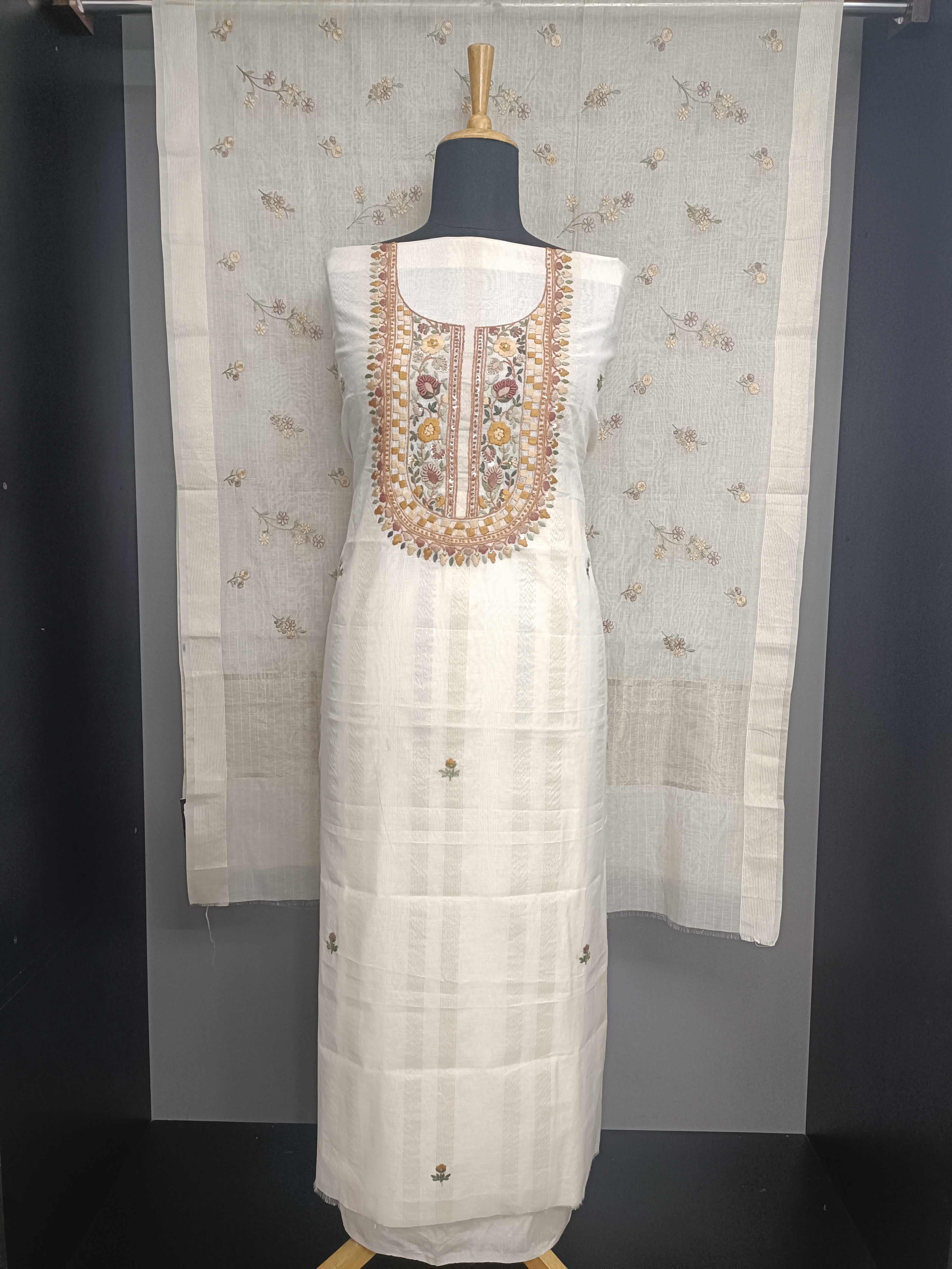 Floral Embroidered Chanderi Salwar Set | MM638