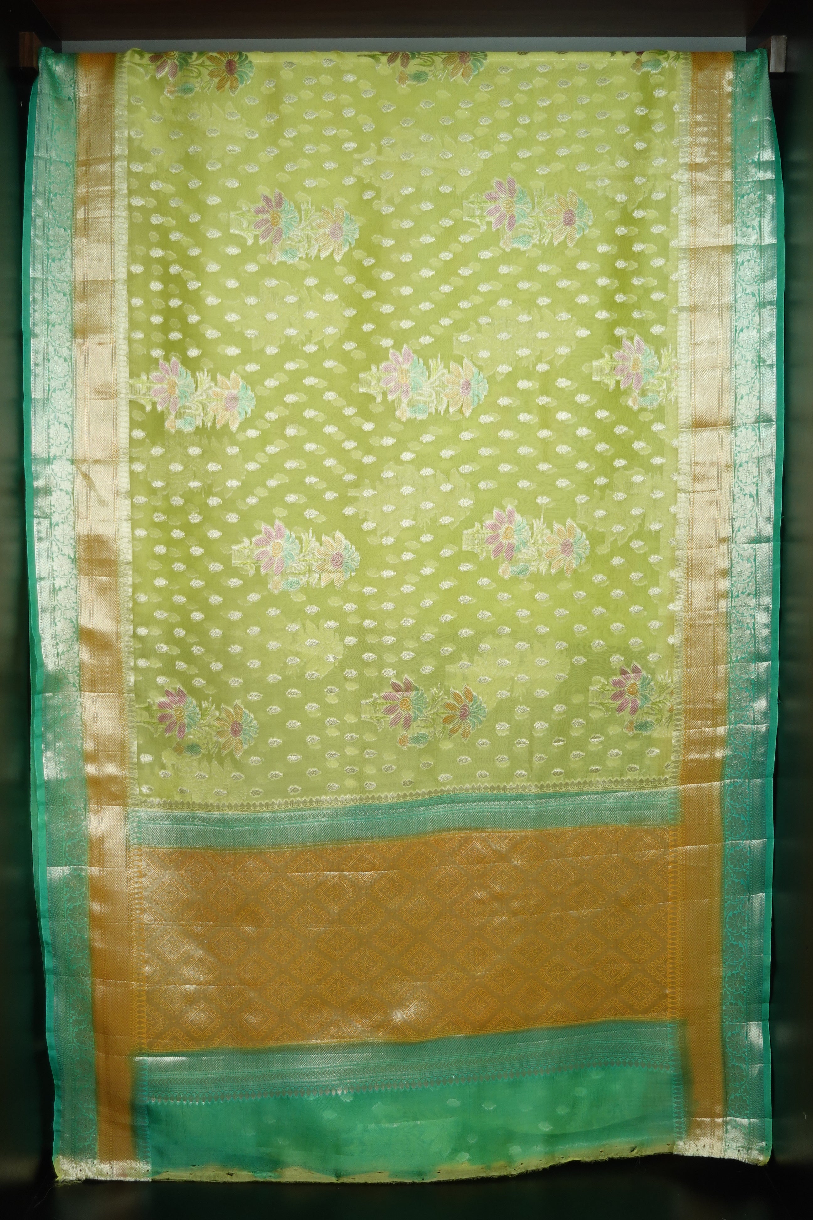 Banarasi Weaved Organza Saree | JCL650