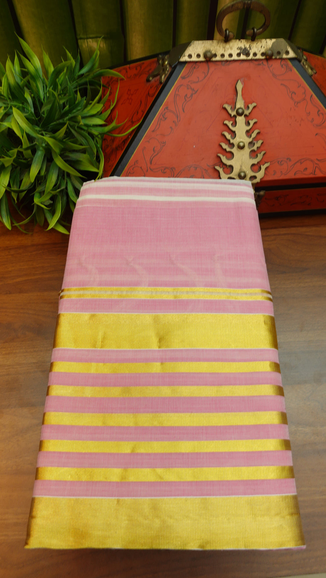 Pink and white color stripe design Chendamangalam handloom saree  | KC104