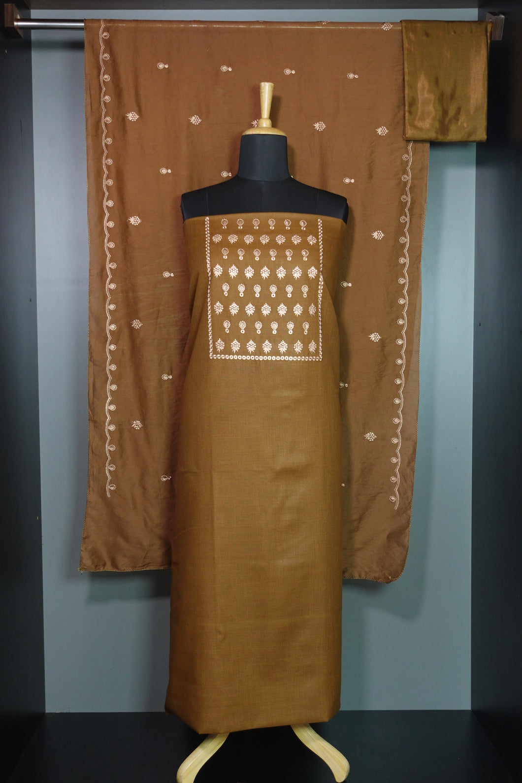 Linen-finished  Unstitched Salwar Sets | AV109