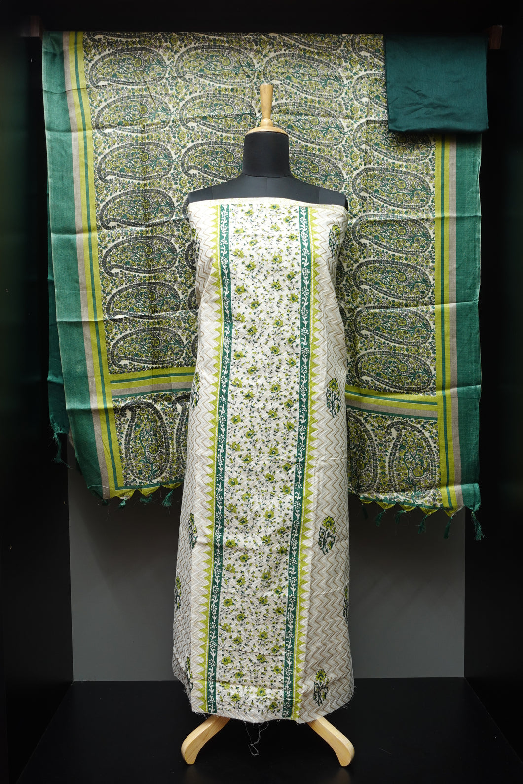 Block Printed Cotton Salwar Sets With Floral Pattern | SW1134
