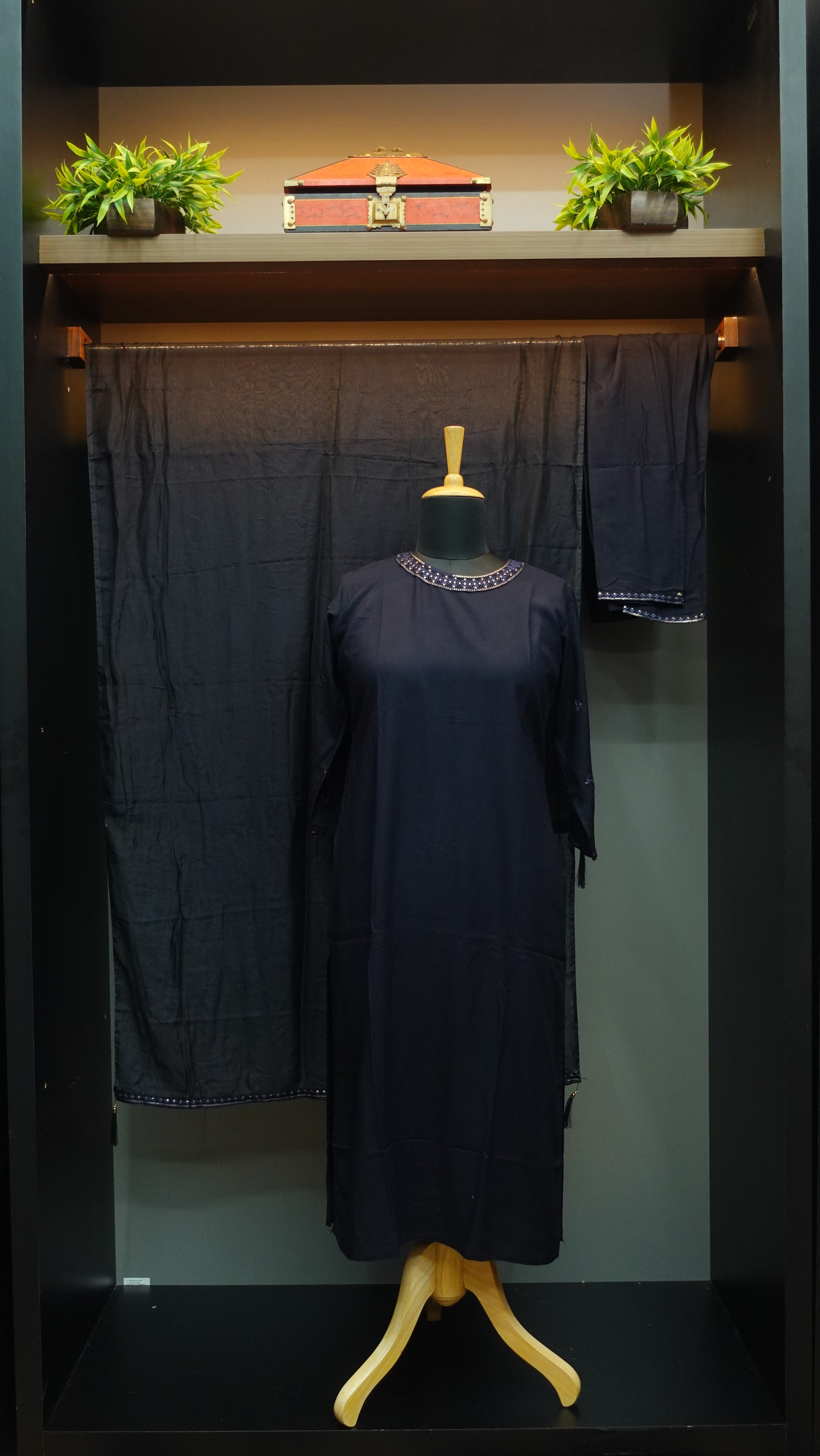 Machine Embroidery Rayon Kurta Set  | NI252