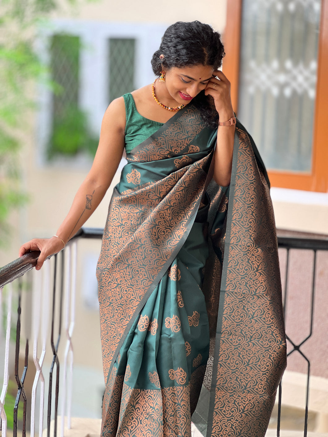 Kanchipuram finish semi silk saree with weave pattern | KT138