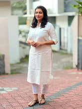 Comfortable Solid Color Kurta With Collar Neck Pattern | SV116