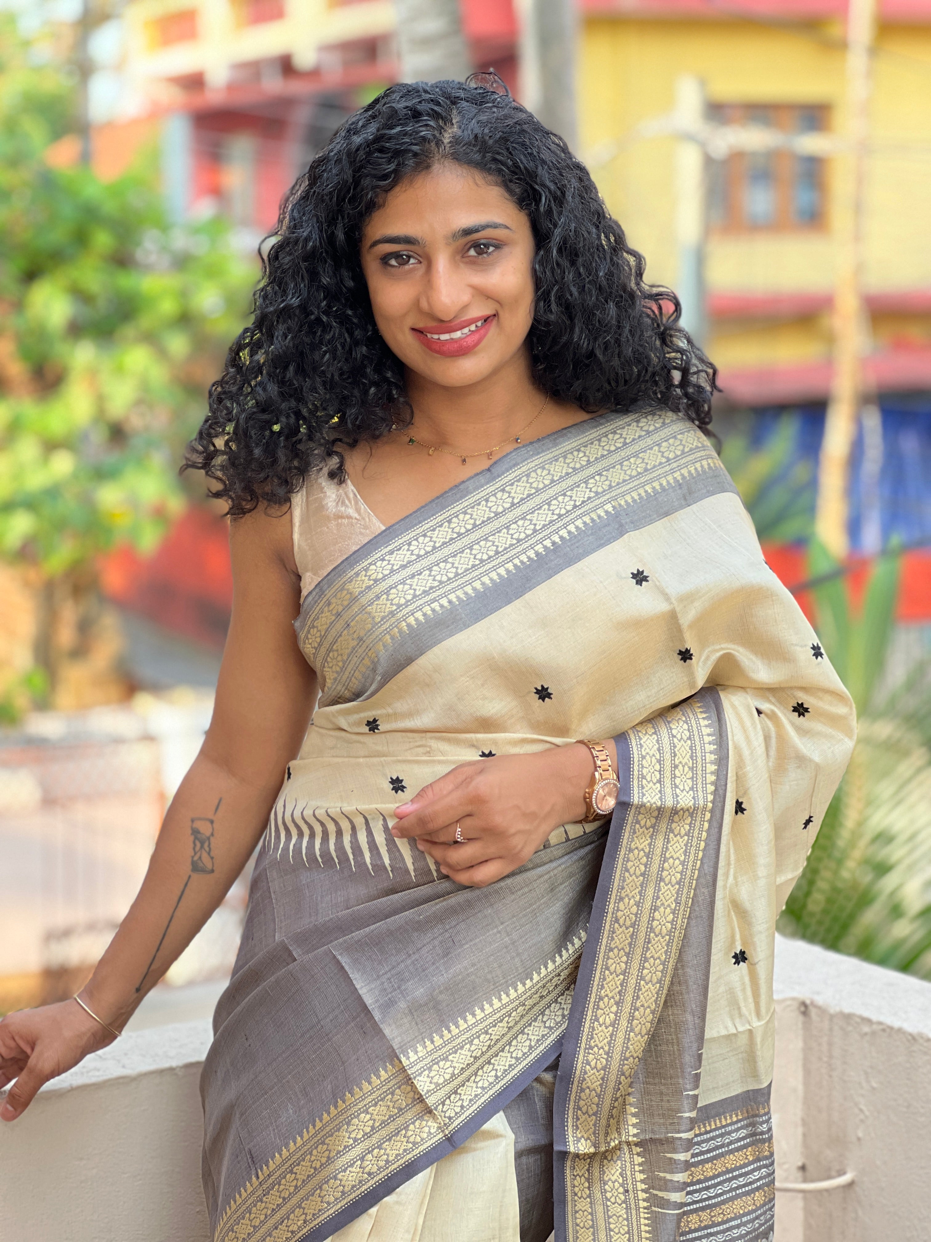 Black Colour Vidarbha Weaved Gold Tissue Saree | ARS250