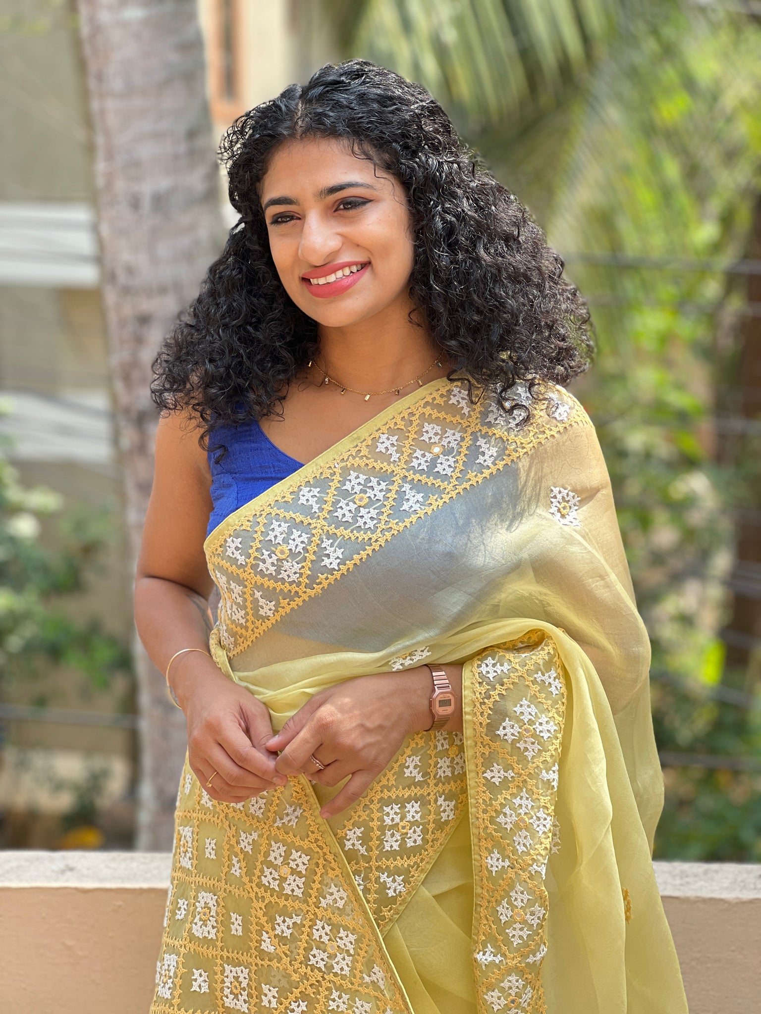 Exclusive handwoven bengal handloom saree with kutch mirror work borde –  Sujatra