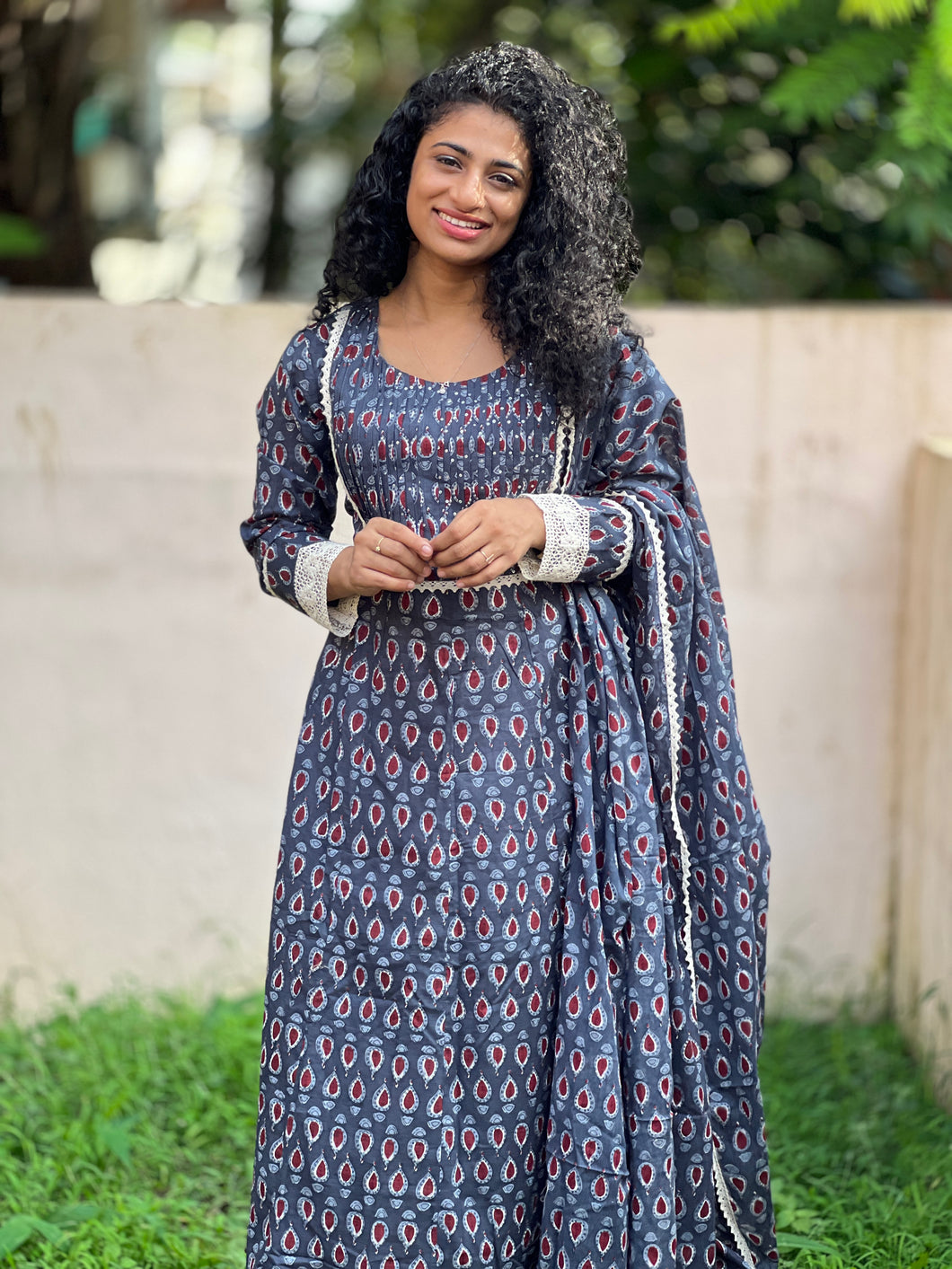Elegant Kurta Set with lace Pattern | NI364